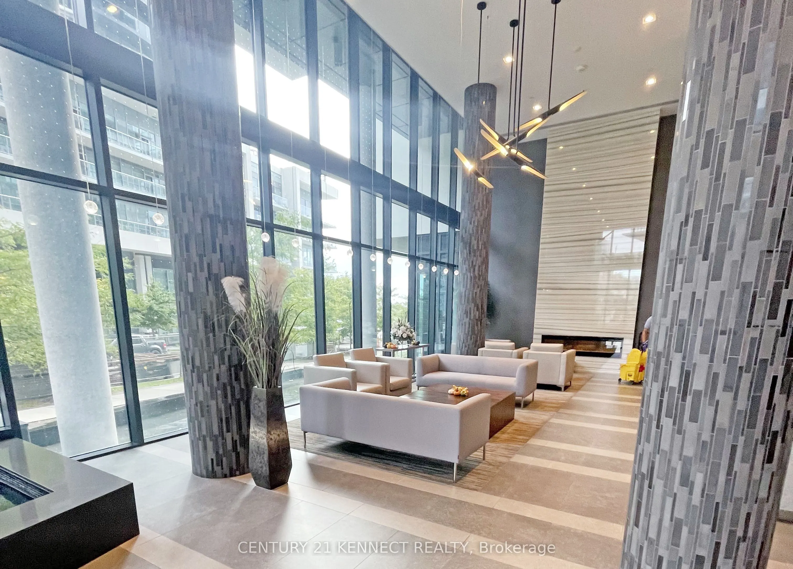 39 Annie Craig Drive #1602
