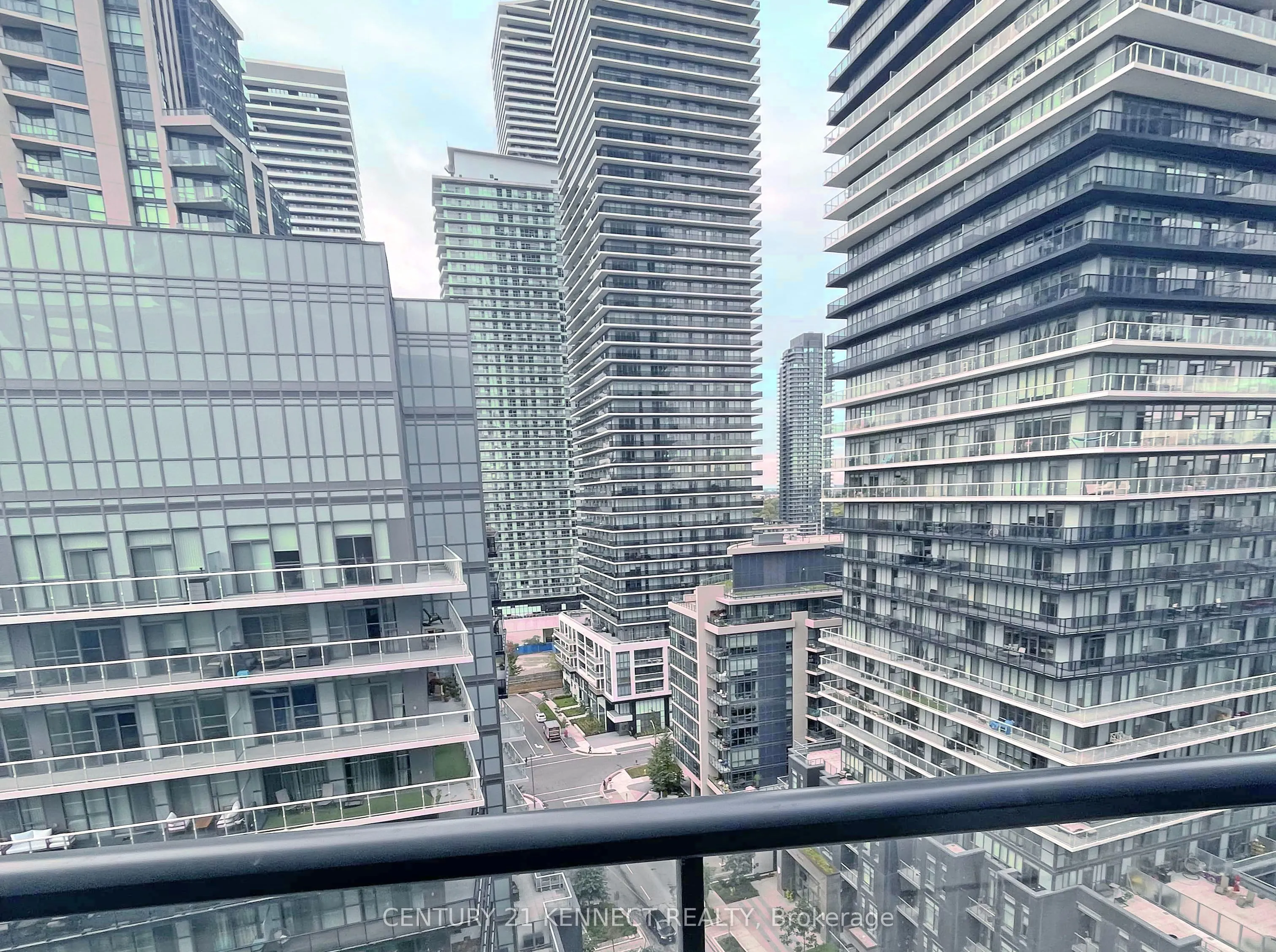 39 Annie Craig Drive #1602