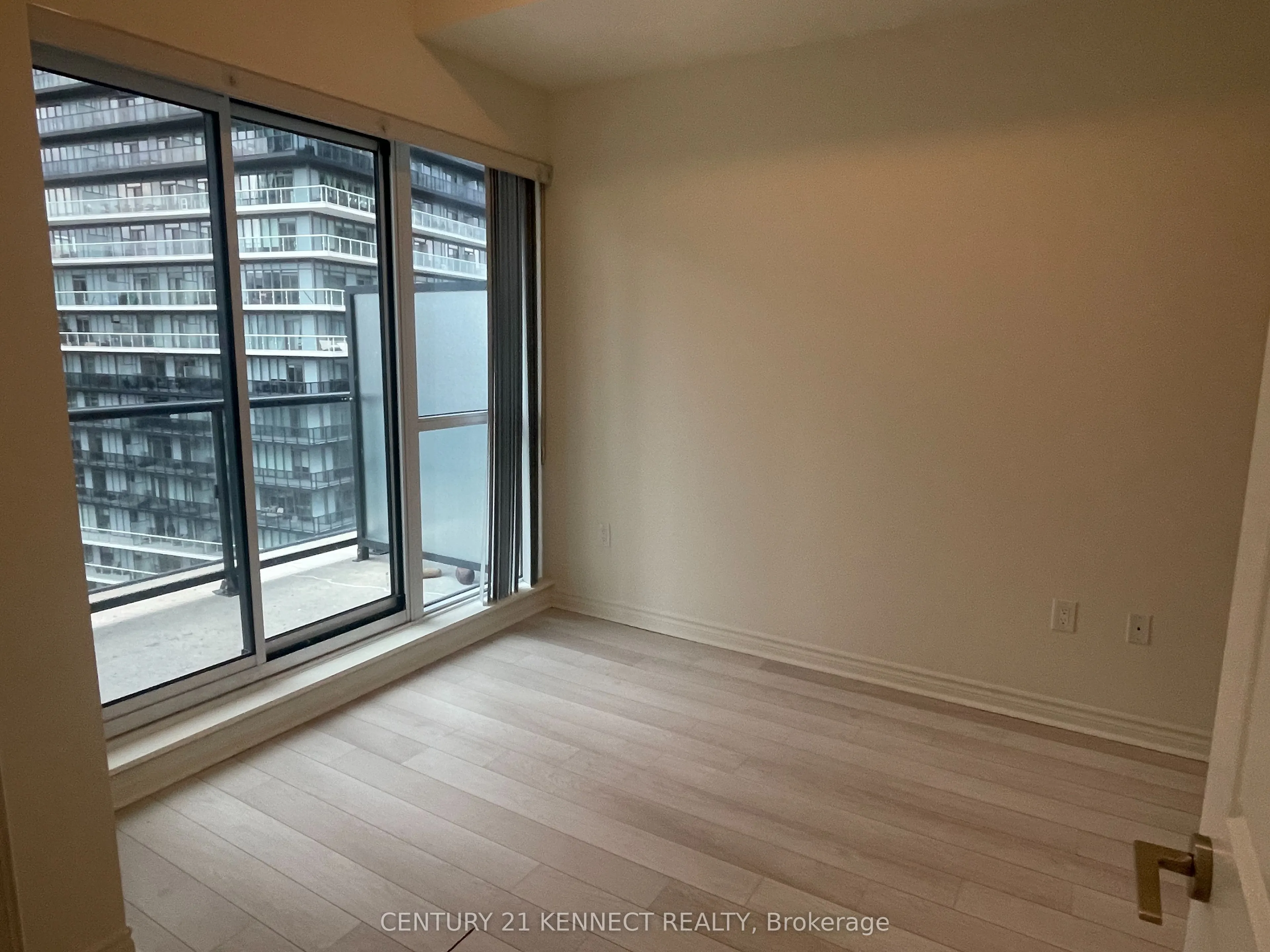 39 Annie Craig Drive #1602