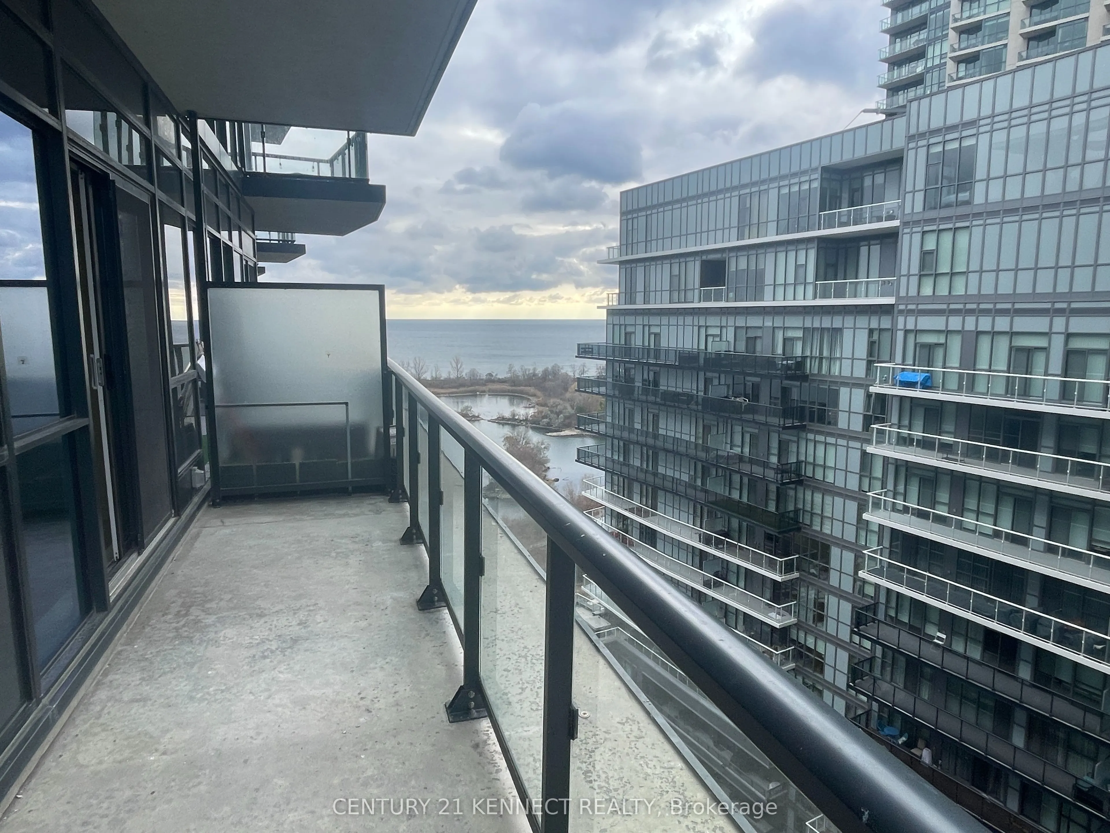 39 Annie Craig Drive #1602