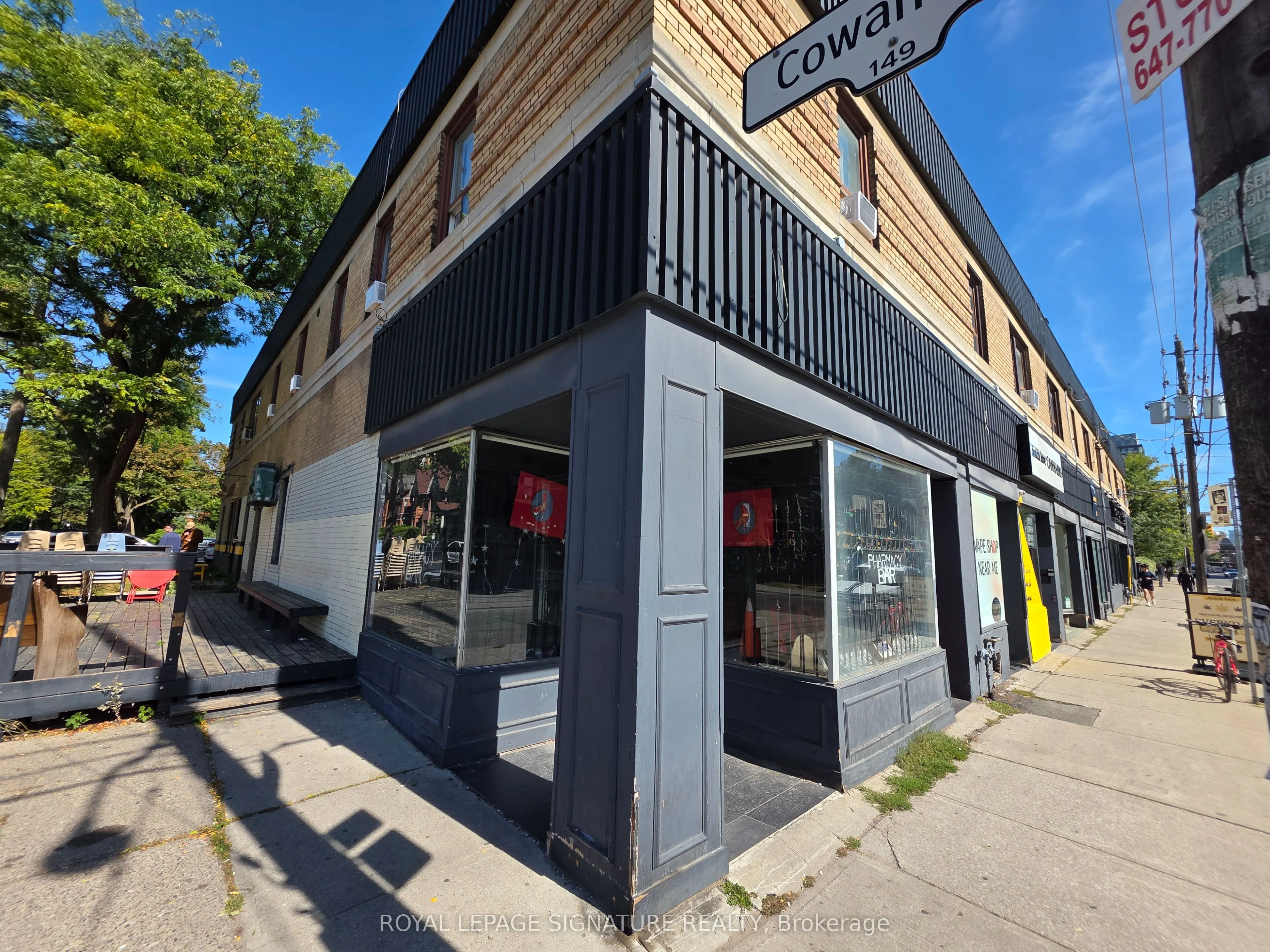 1318 King Street W