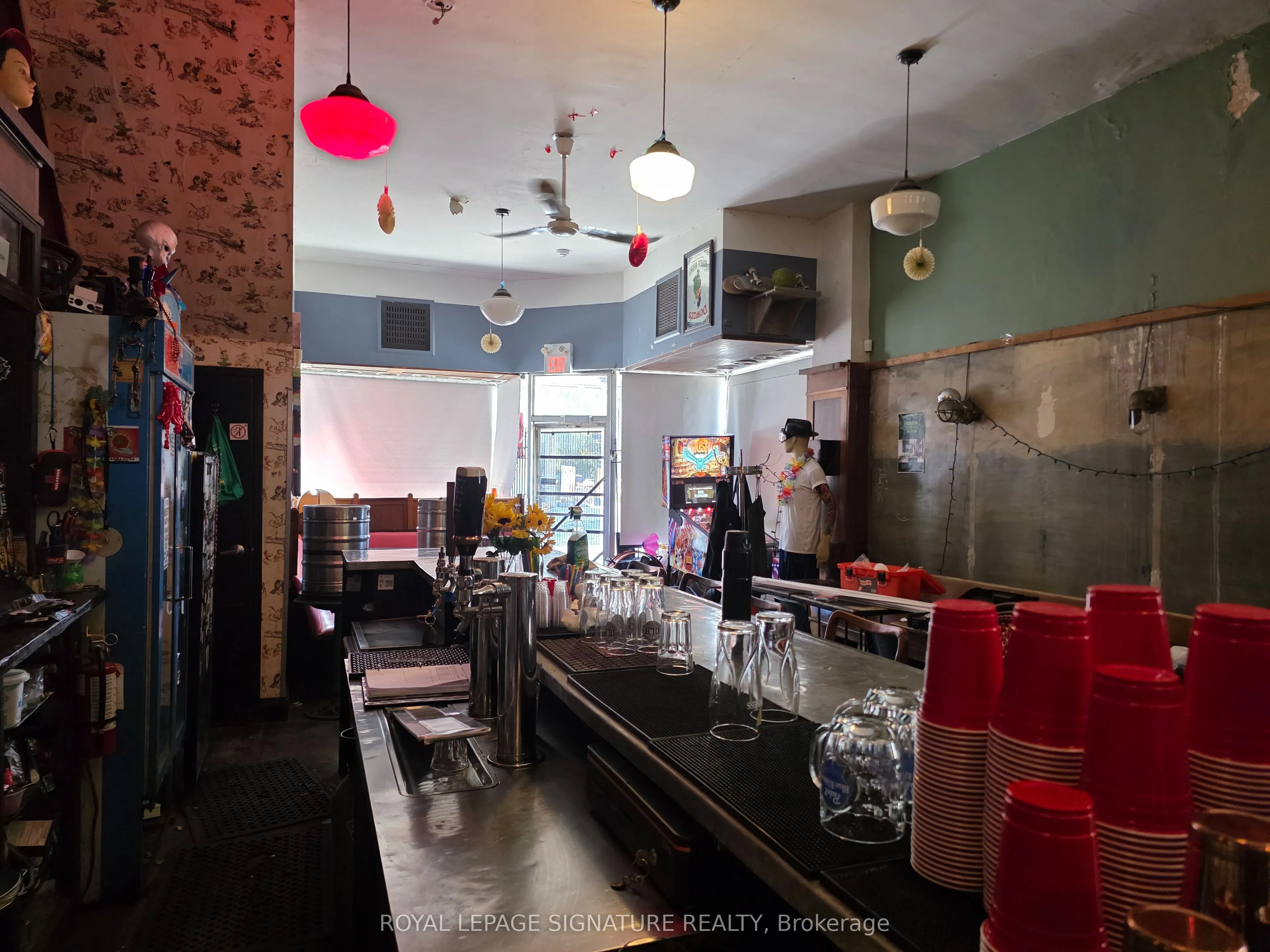 1318 King Street W