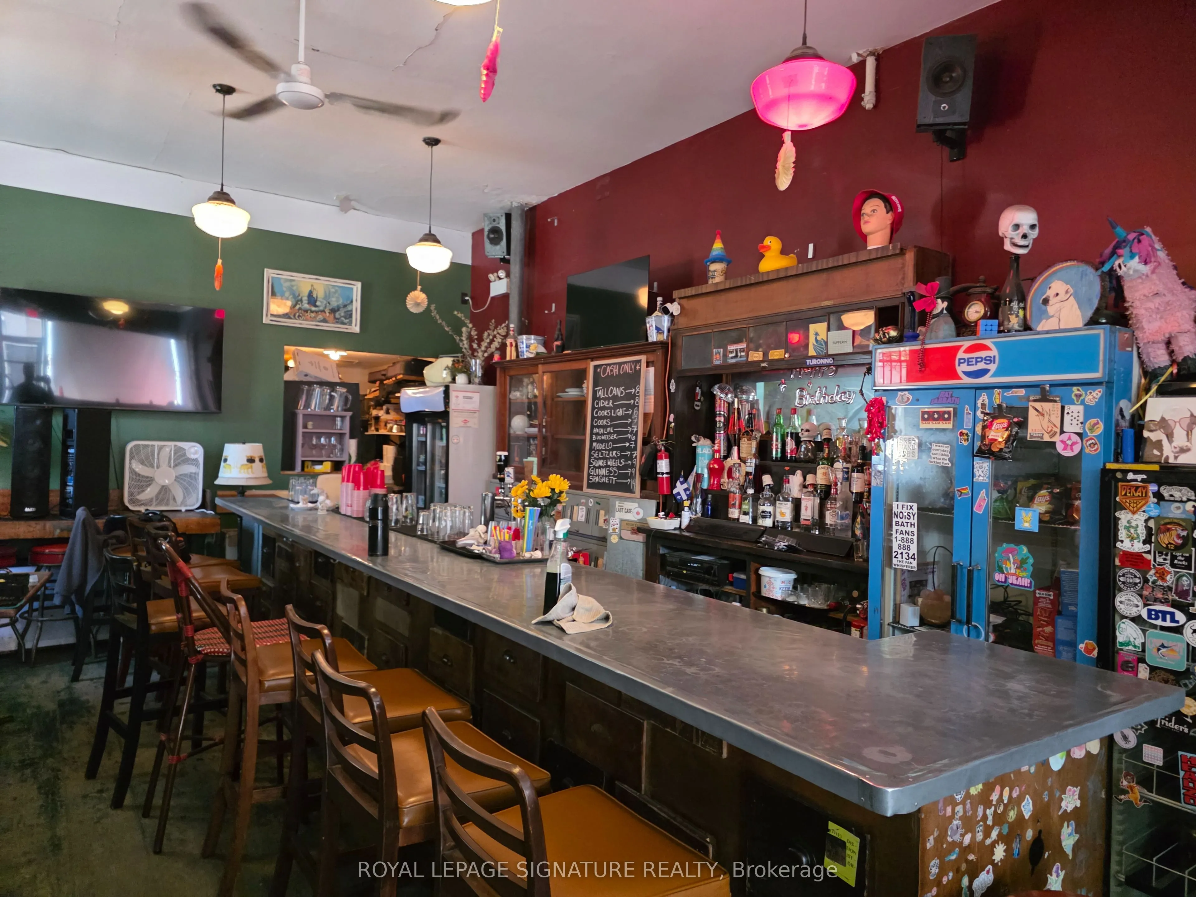 1318 King Street W