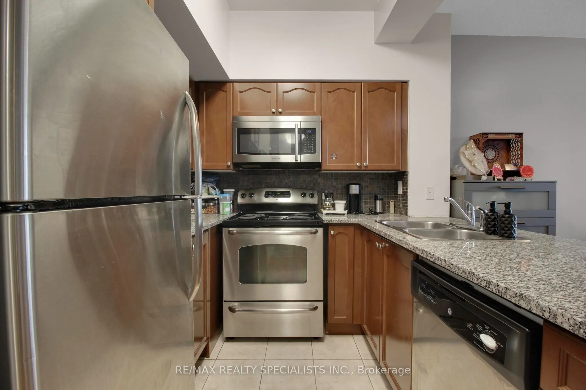 335 Rathburn Road W #2303