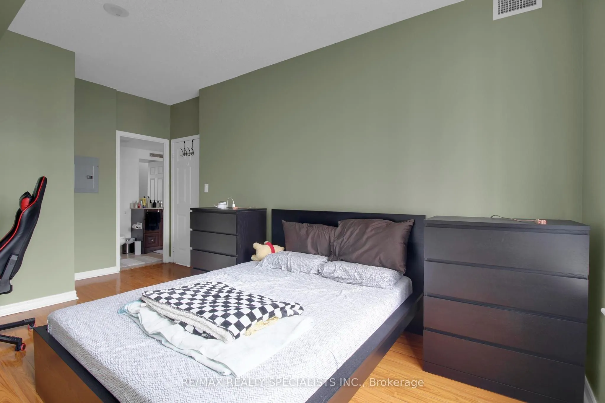 335 Rathburn Road W #2303