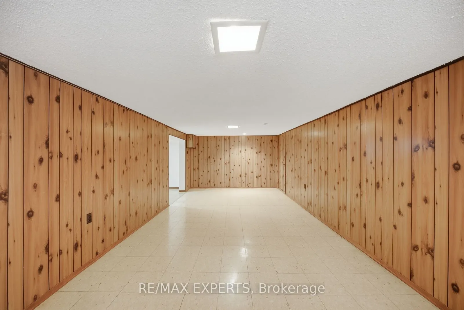 90 Heathrow Drive
