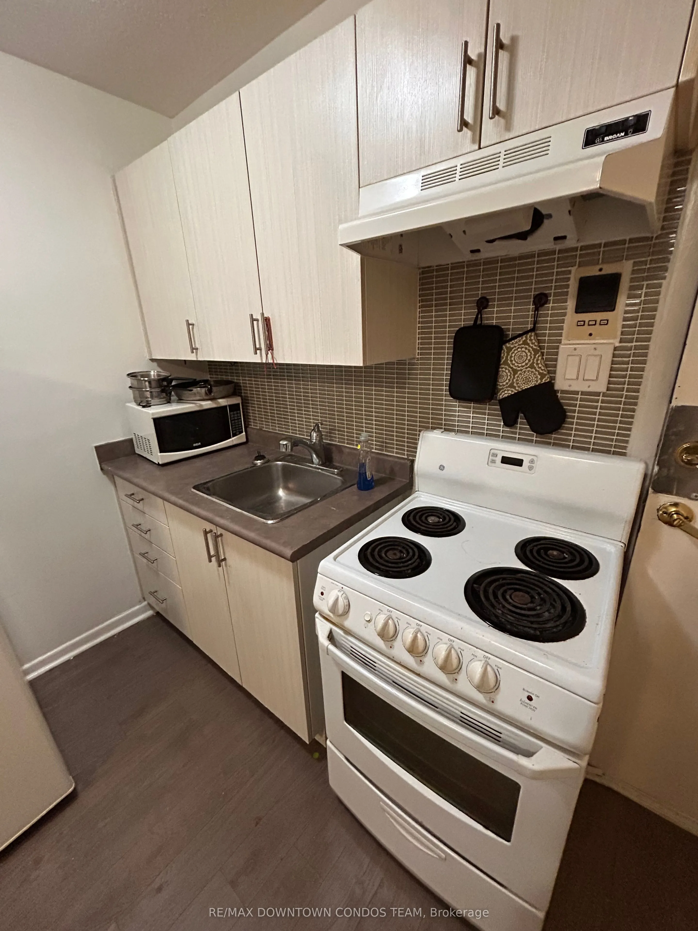 5 Thornburn Avenue #203