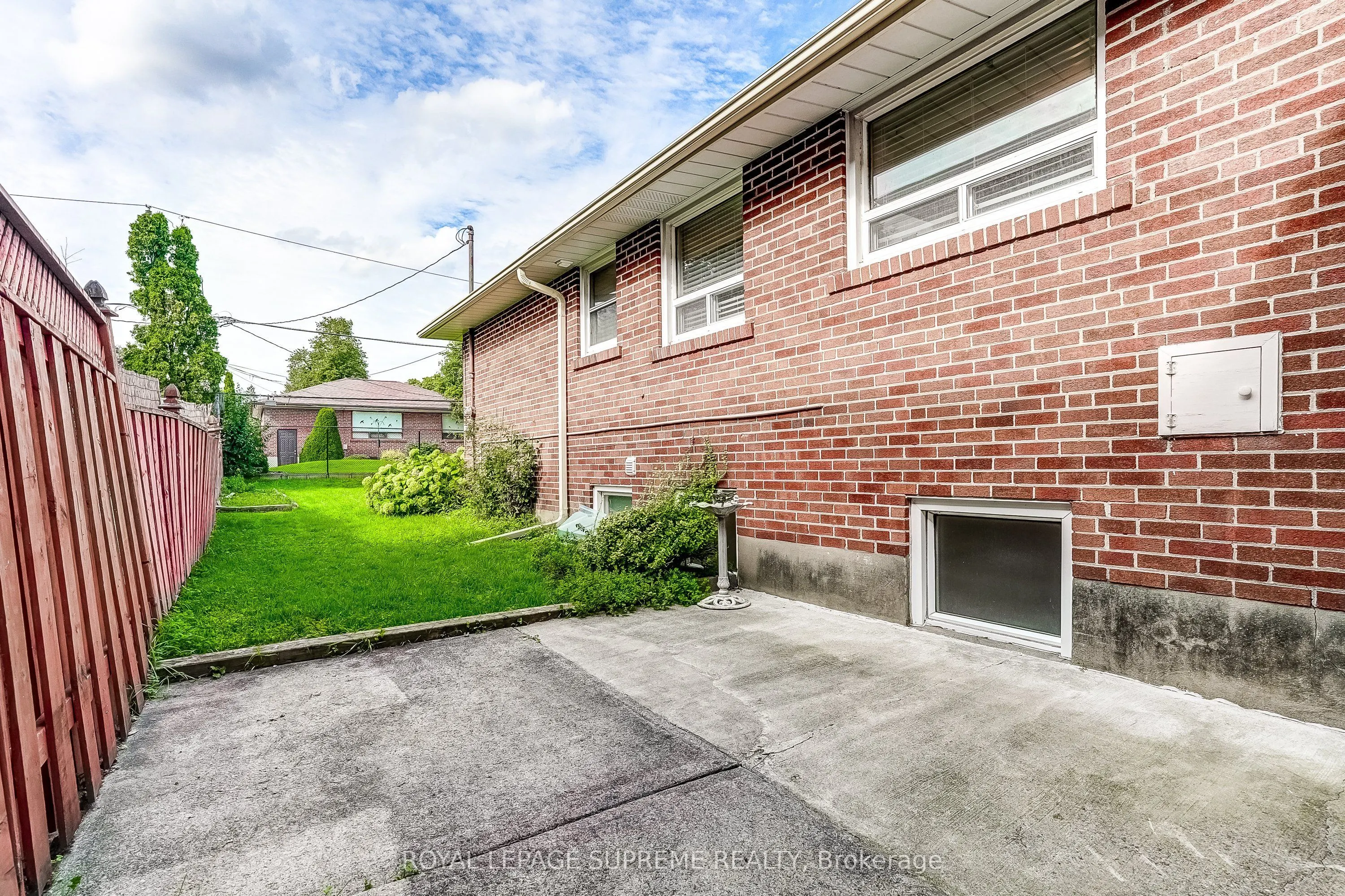 100 Summitcrest Drive