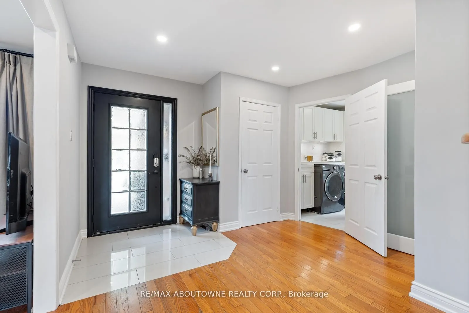 467 Hedgerow Lane