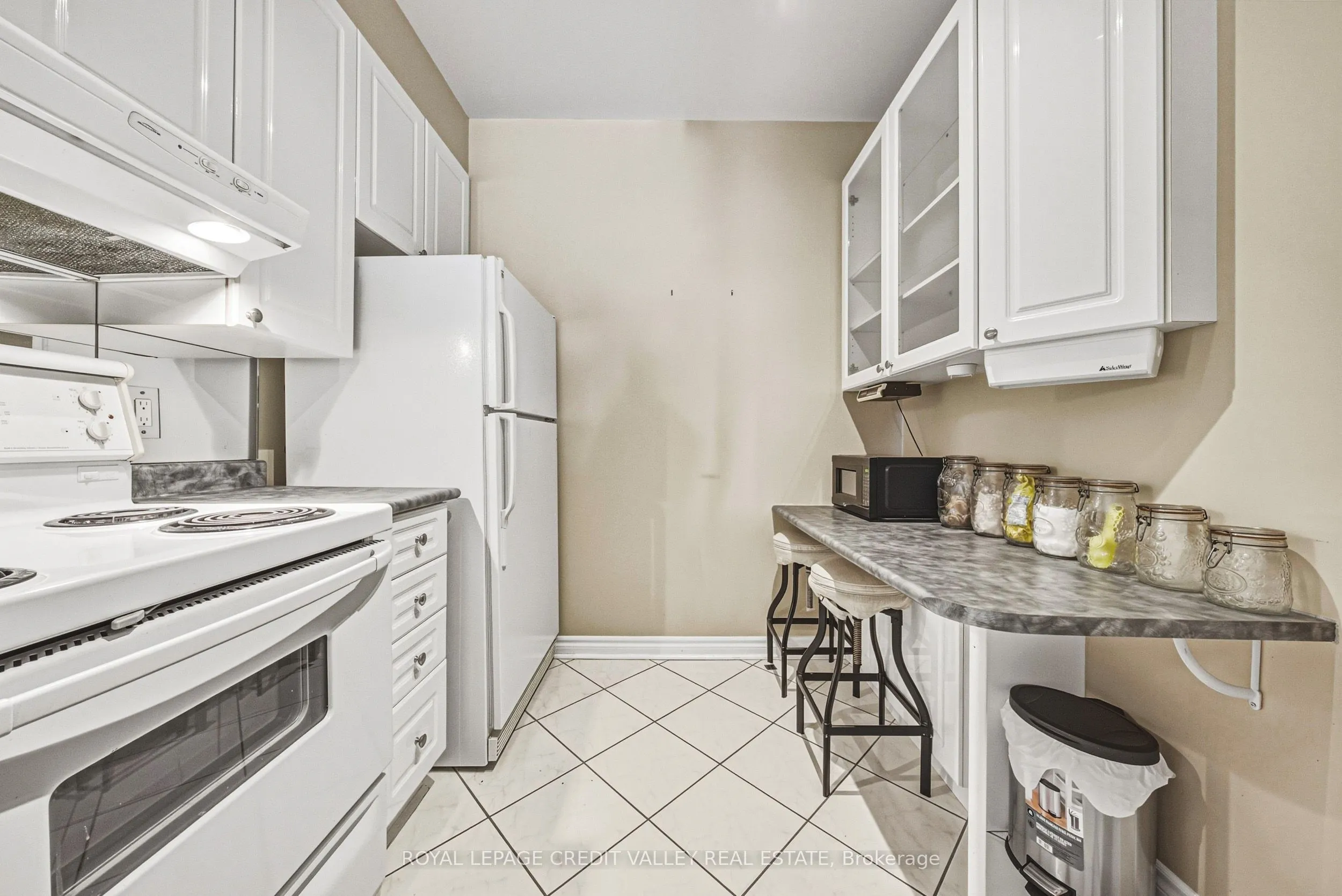 935 Royal York Road E #202