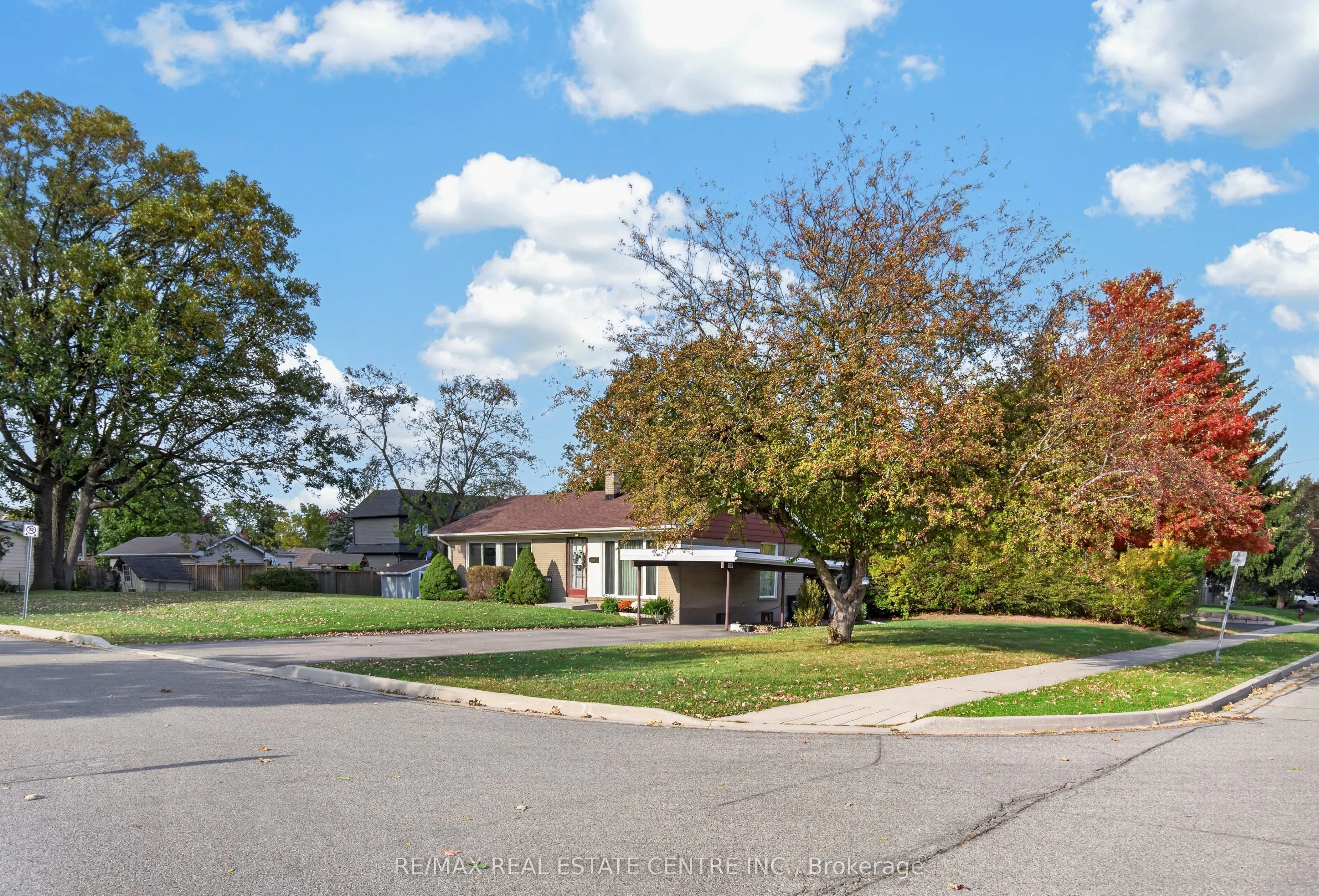 226 Elmwood Crescent