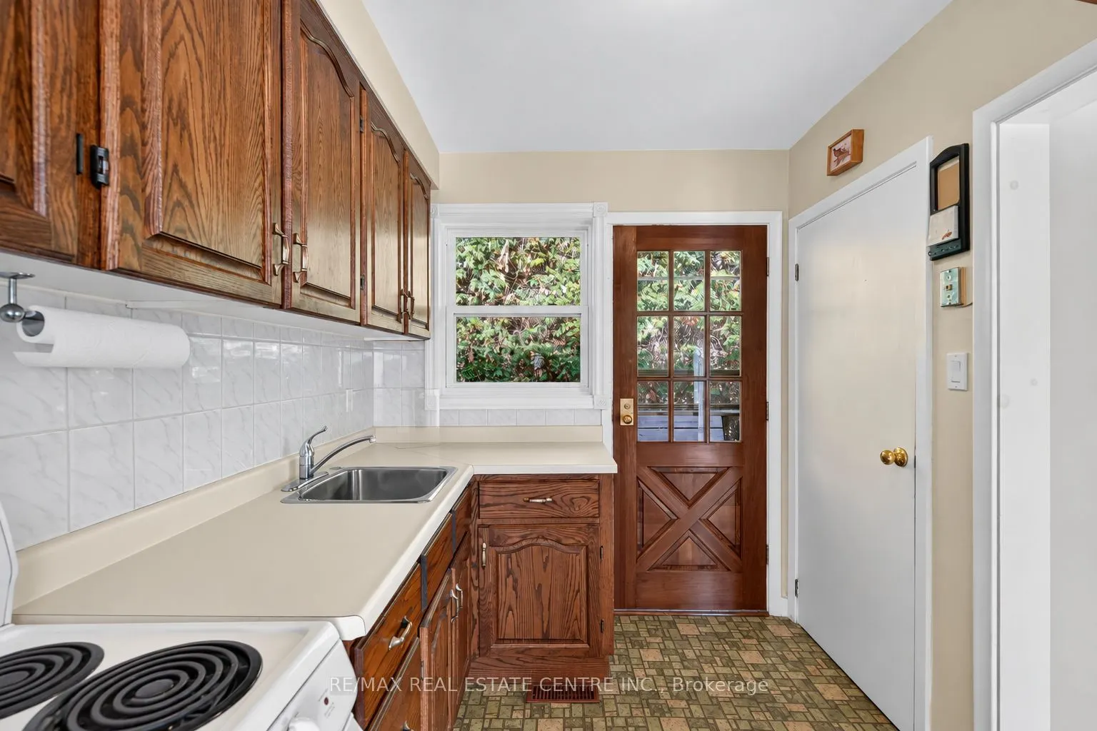 226 Elmwood Crescent