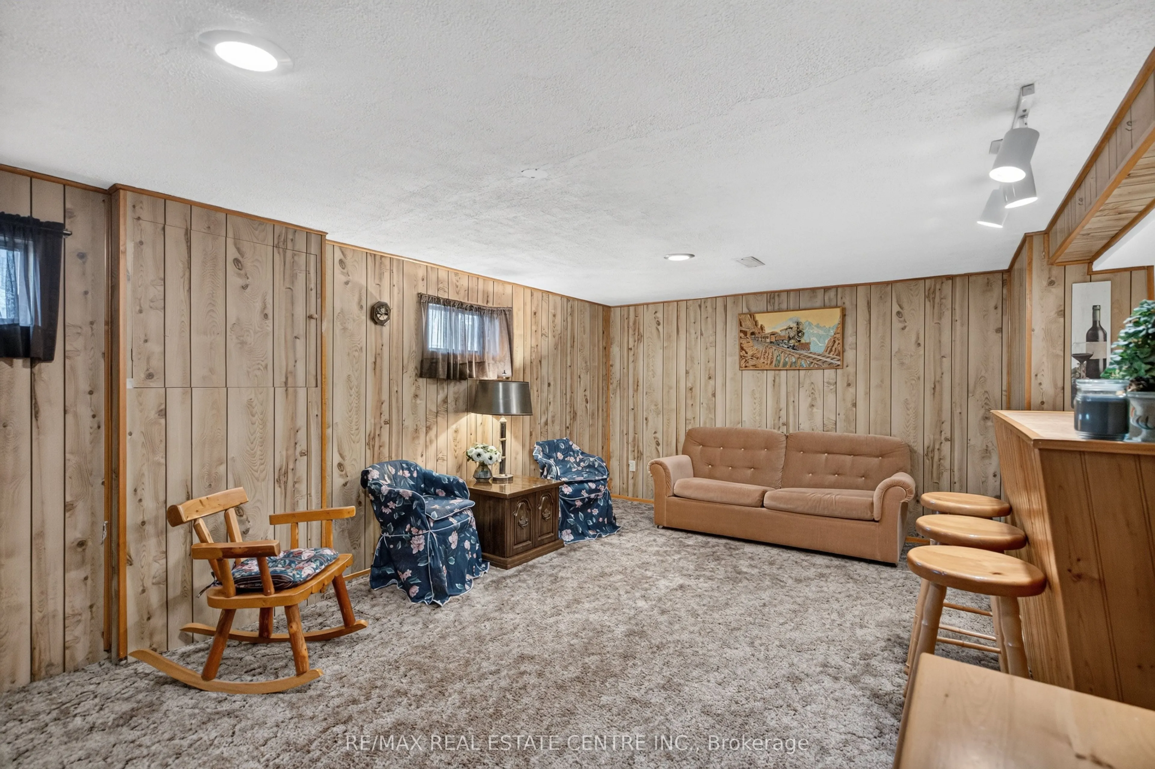 226 Elmwood Crescent