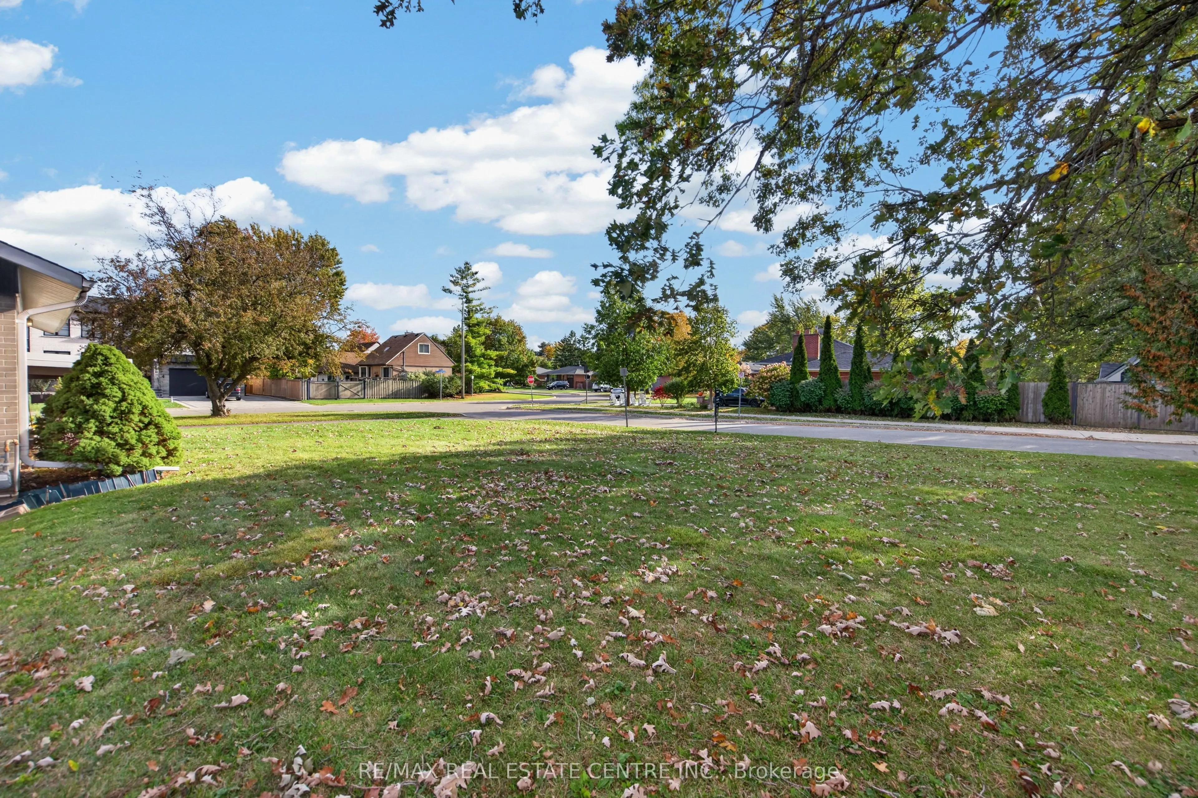 226 Elmwood Crescent