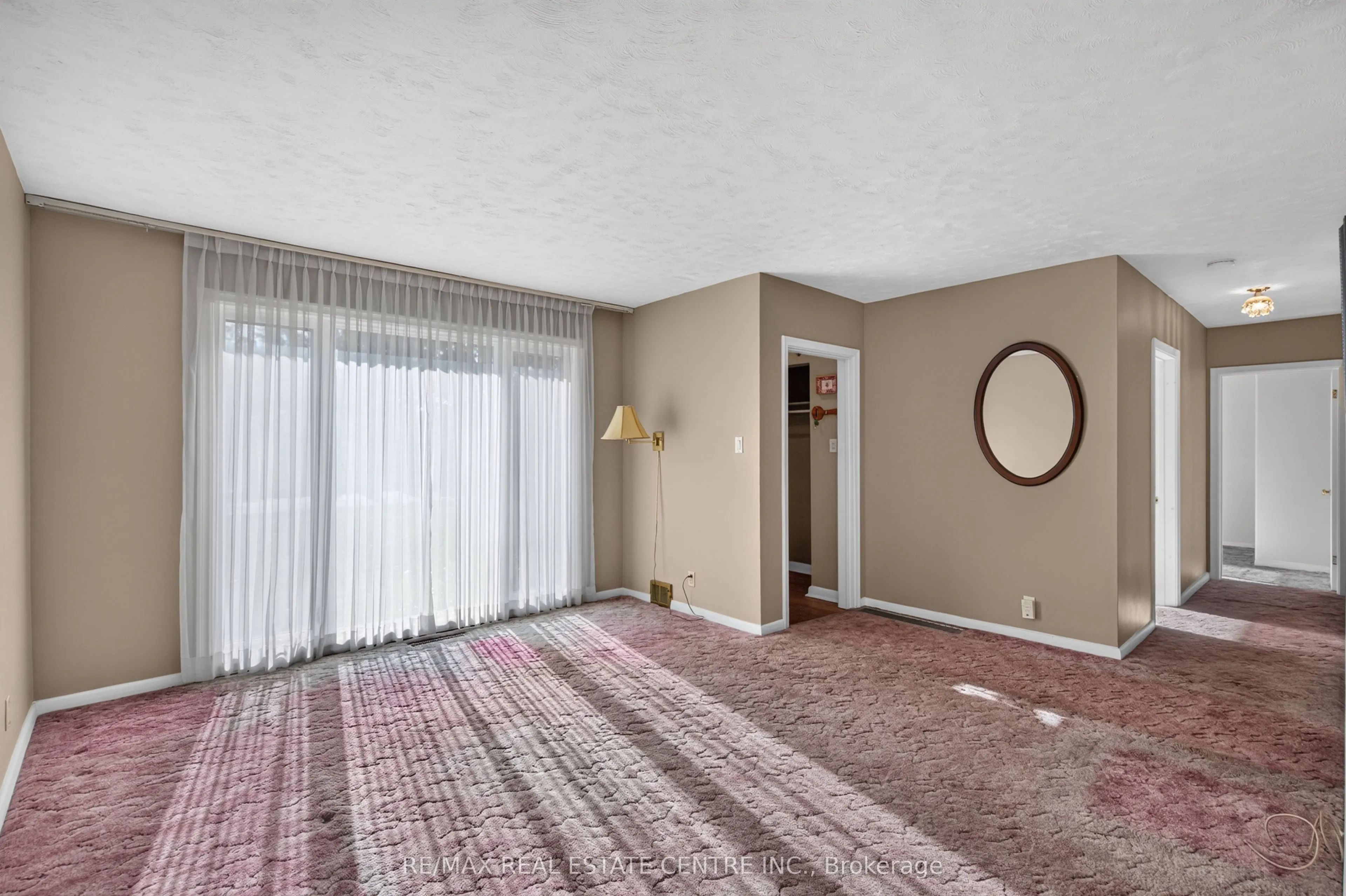 226 Elmwood Crescent