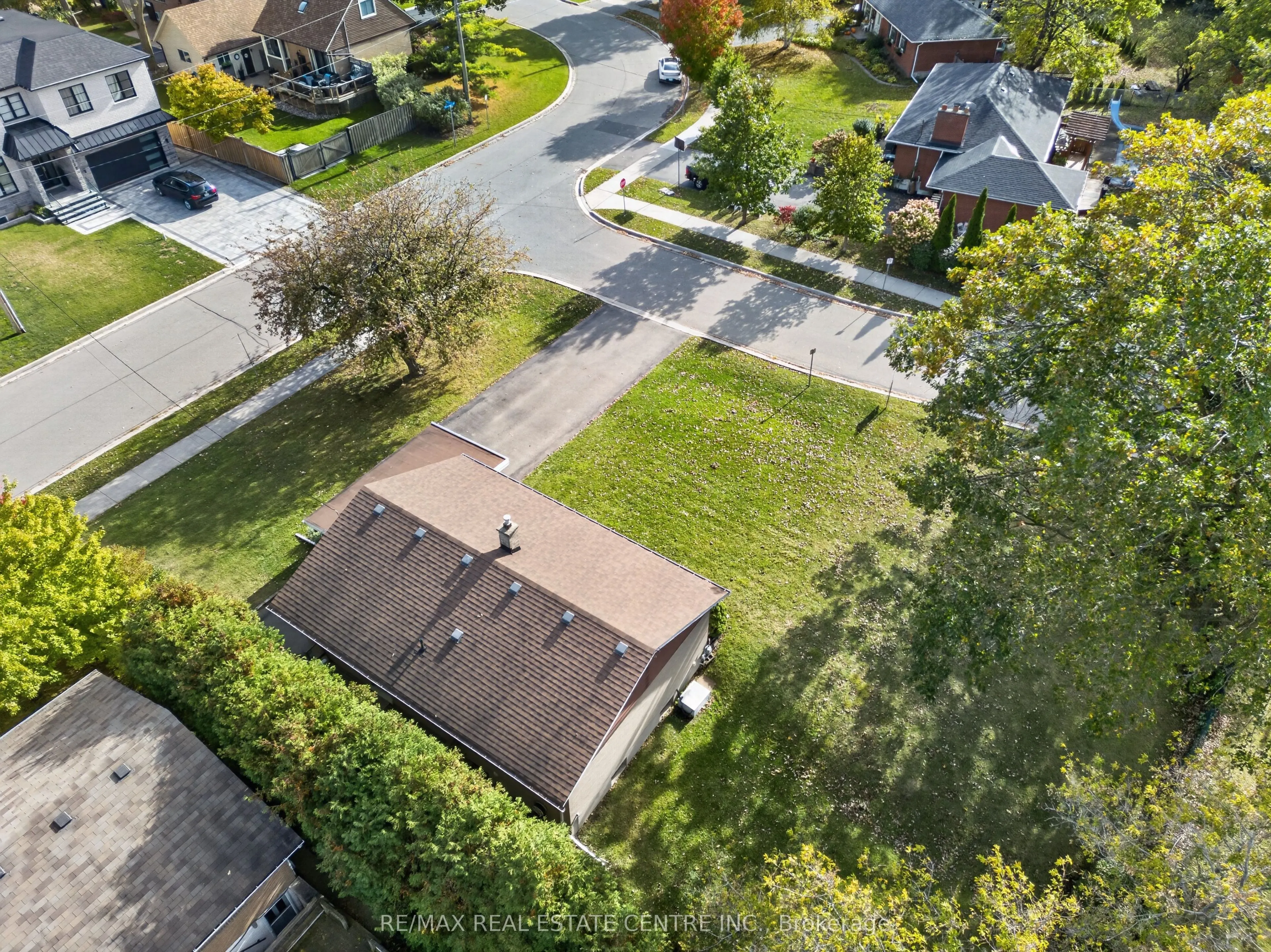226 Elmwood Crescent