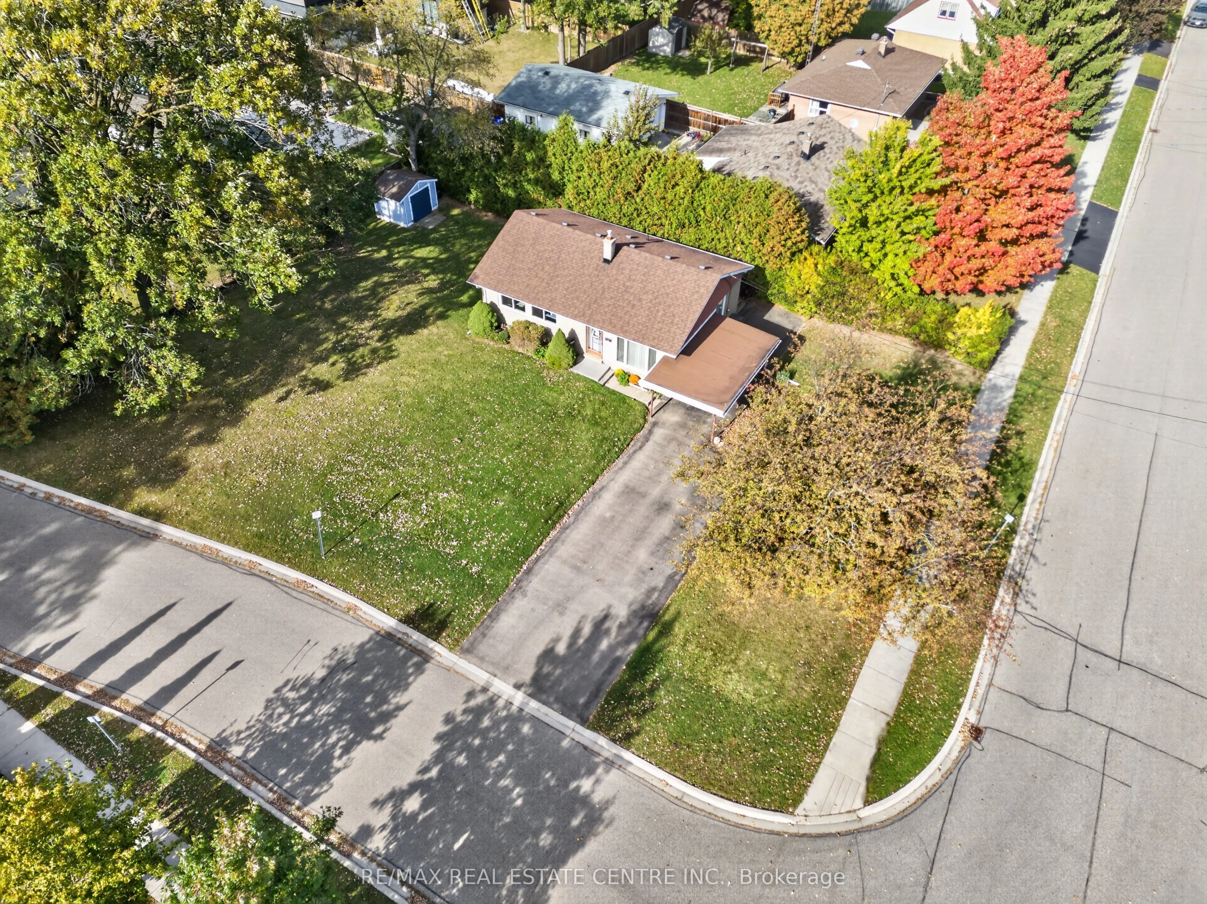 226 Elmwood Crescent