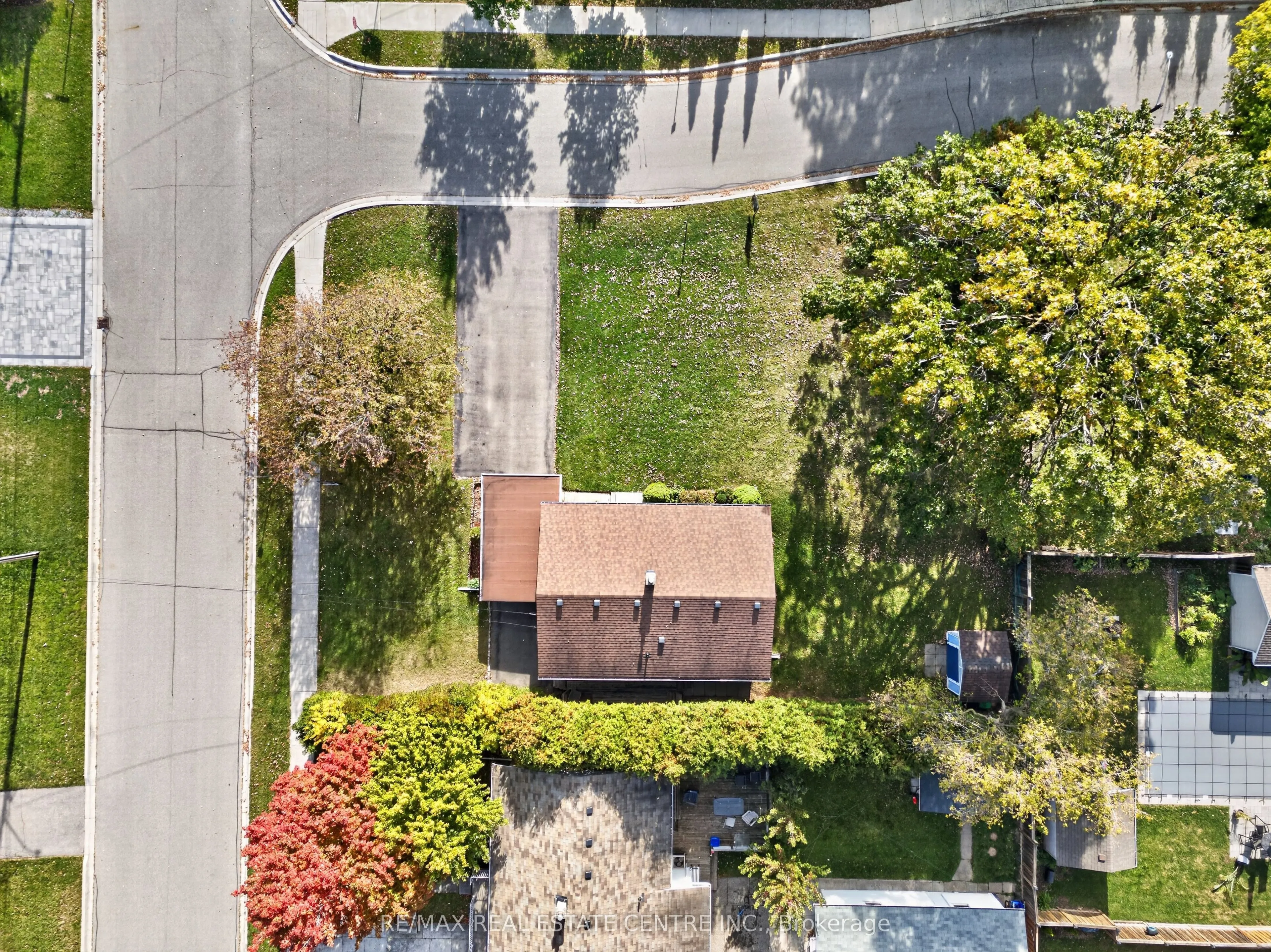 226 Elmwood Crescent
