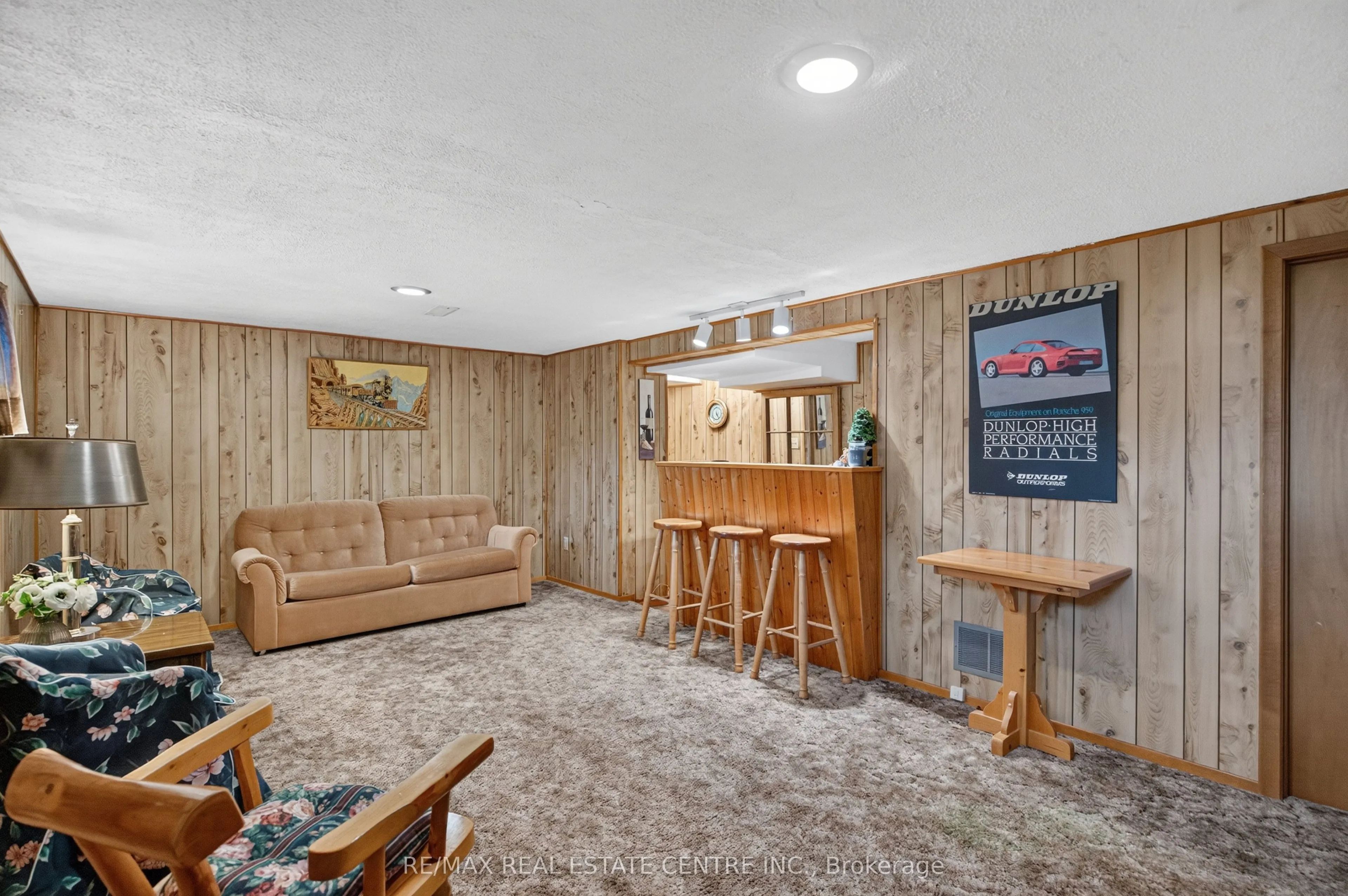 226 Elmwood Crescent