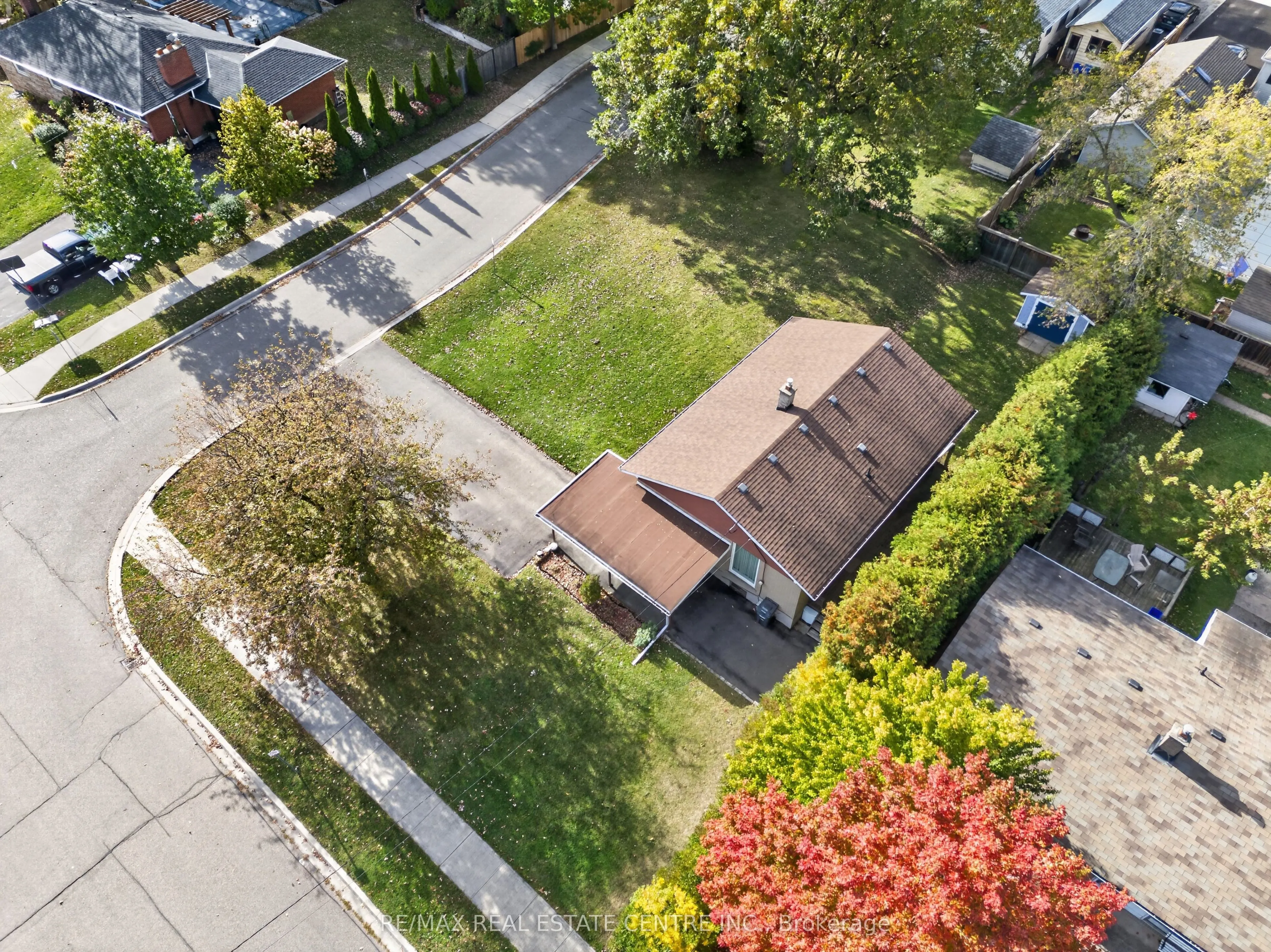 226 Elmwood Crescent