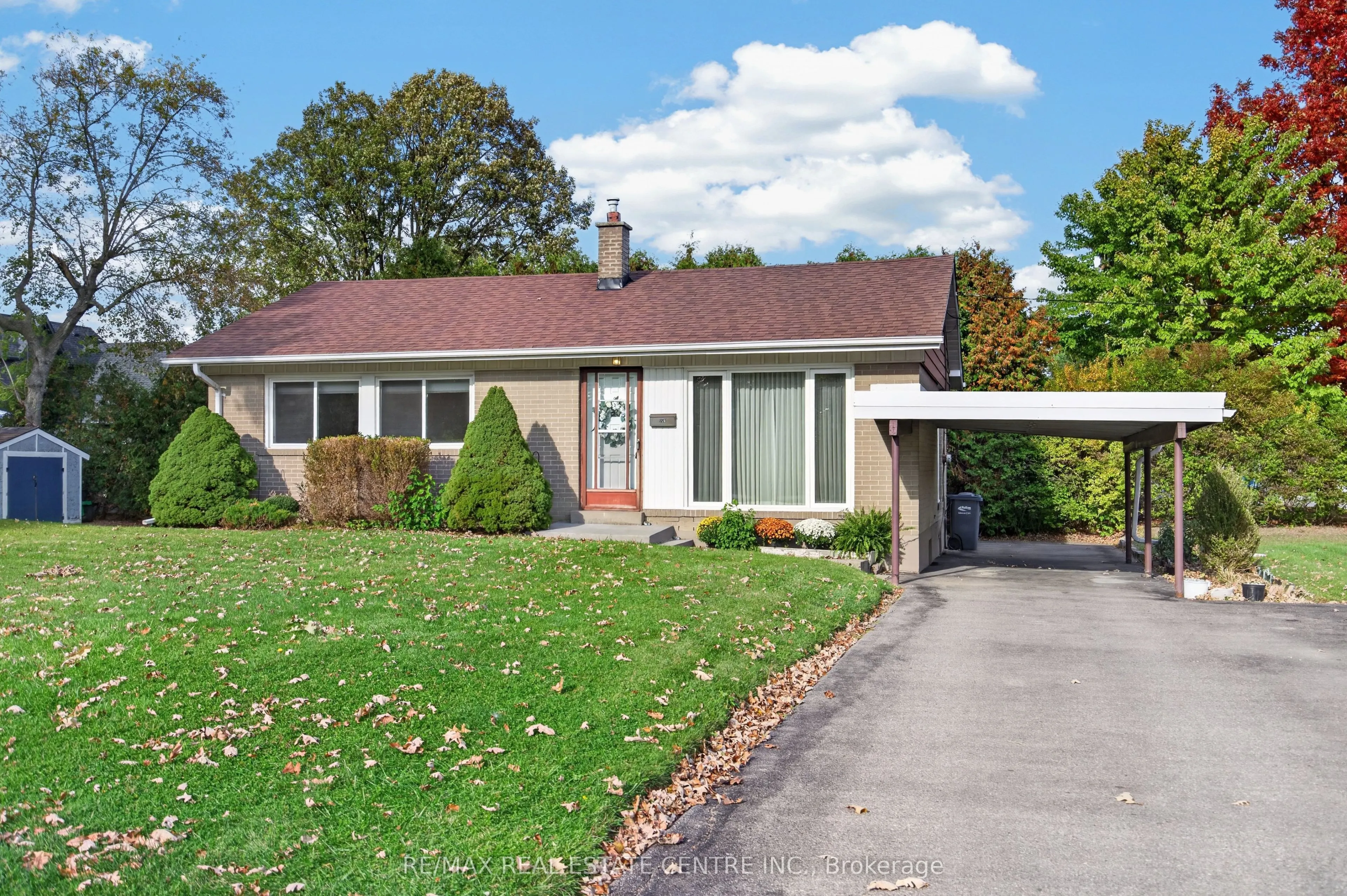 226 Elmwood Crescent