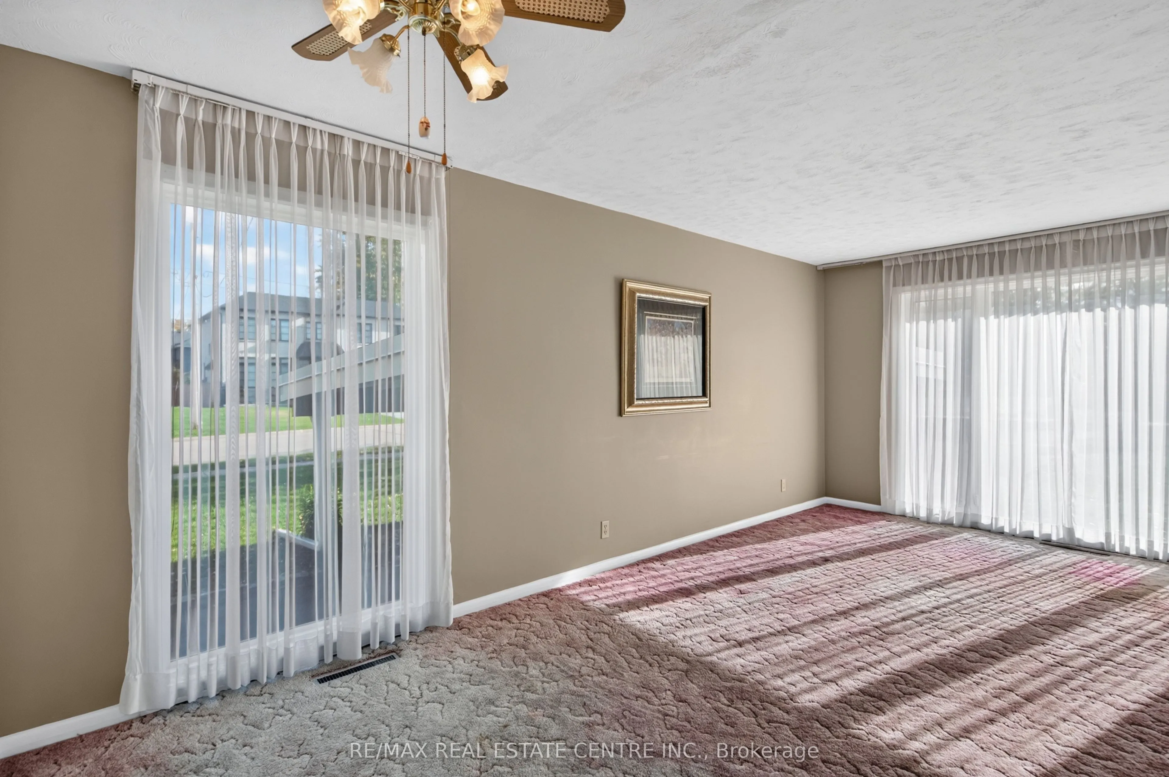 226 Elmwood Crescent