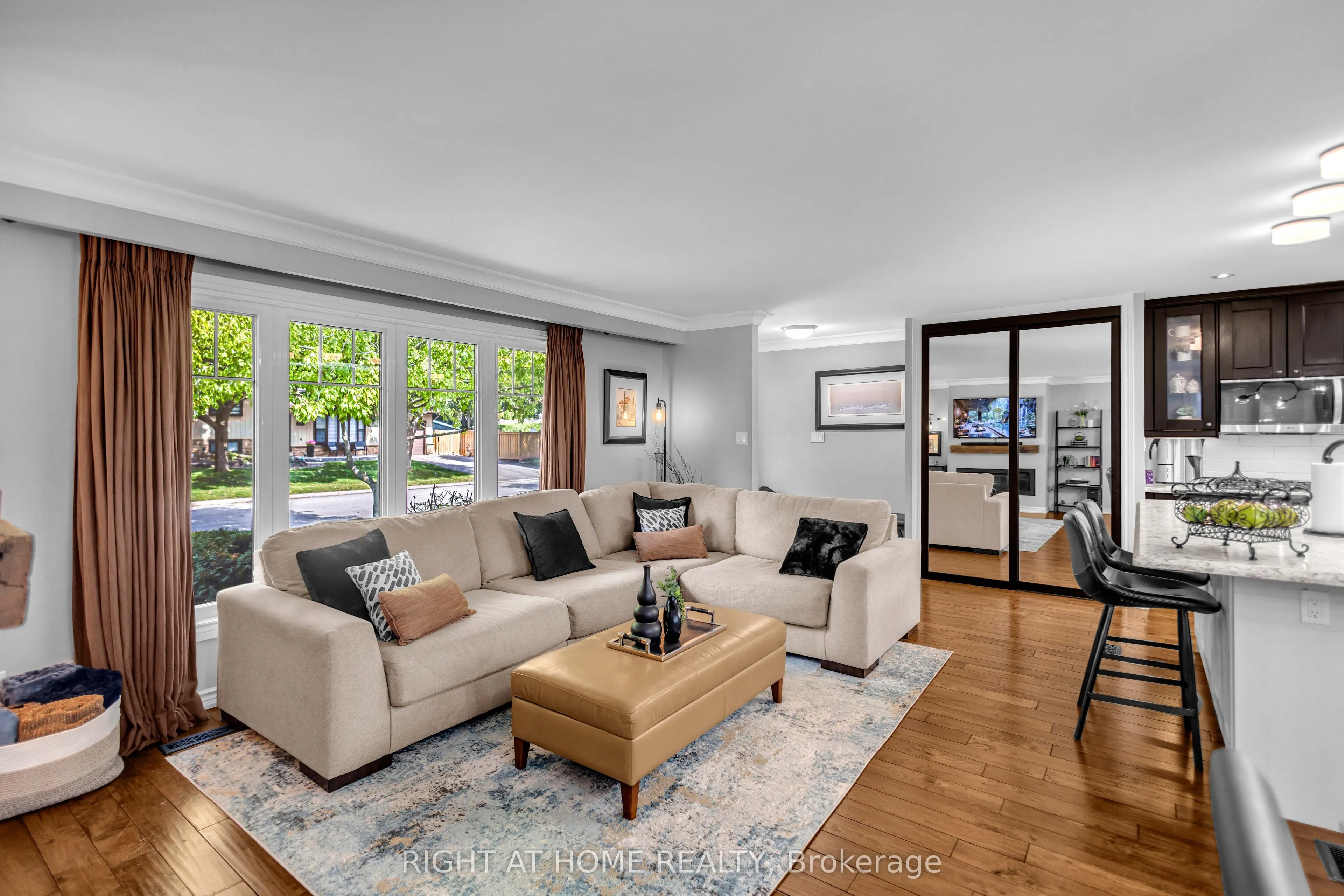 1432 Dewbourne Crescent