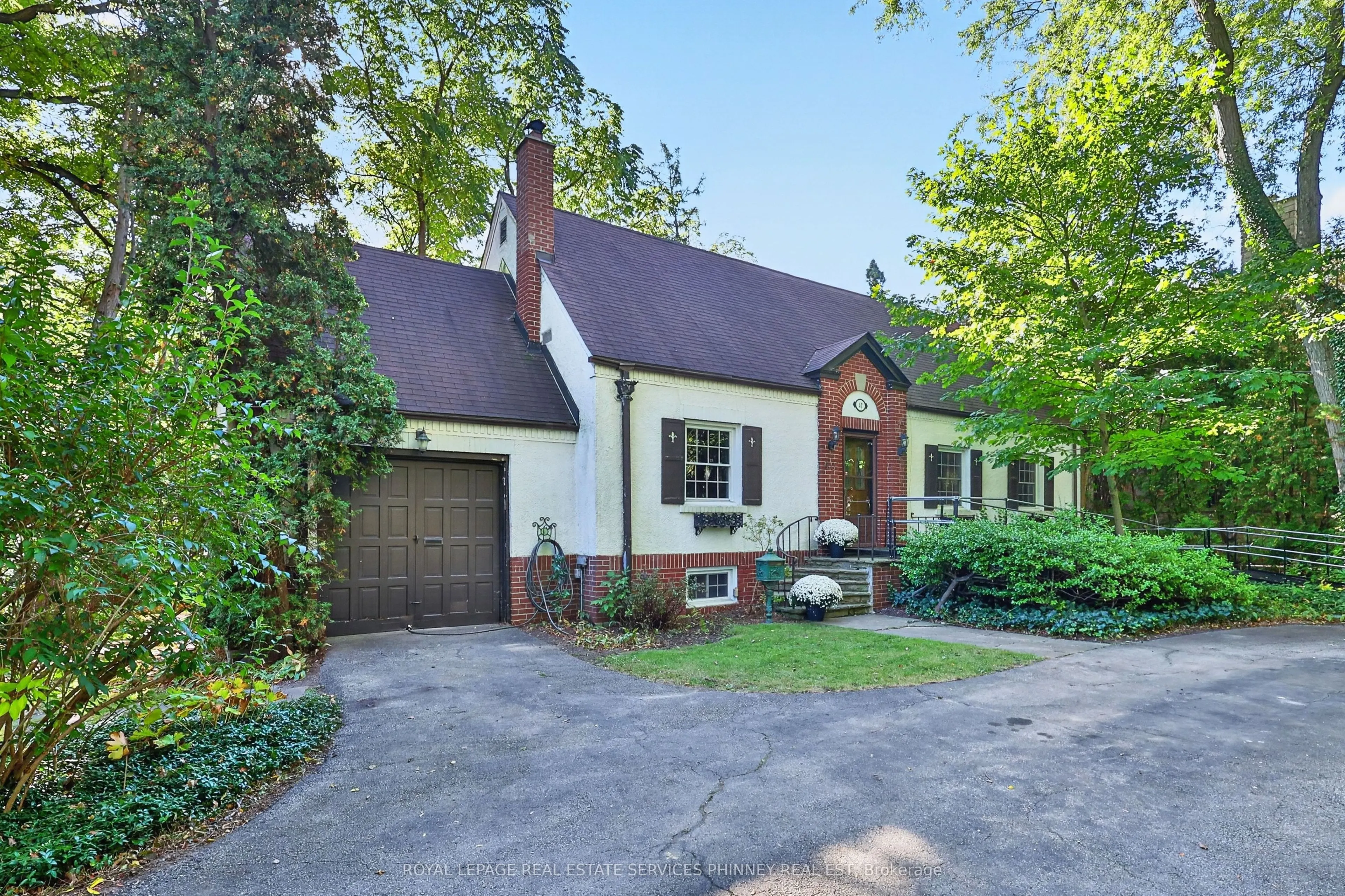 40 Pinewood Trail