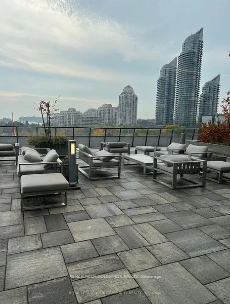 20 Shore Breeze Drive #3304