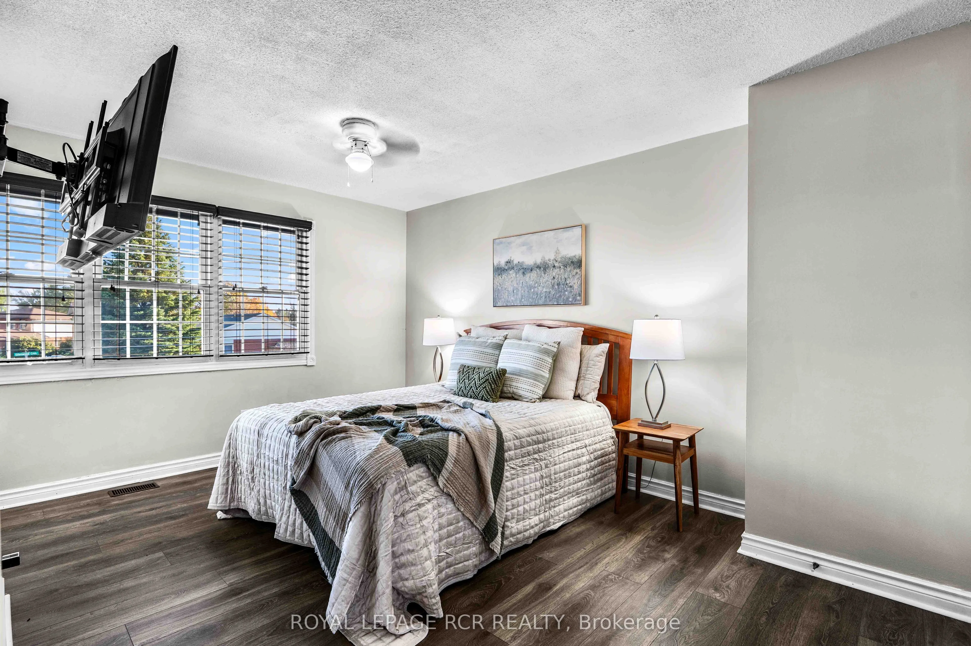 220 Edenwood Crescent