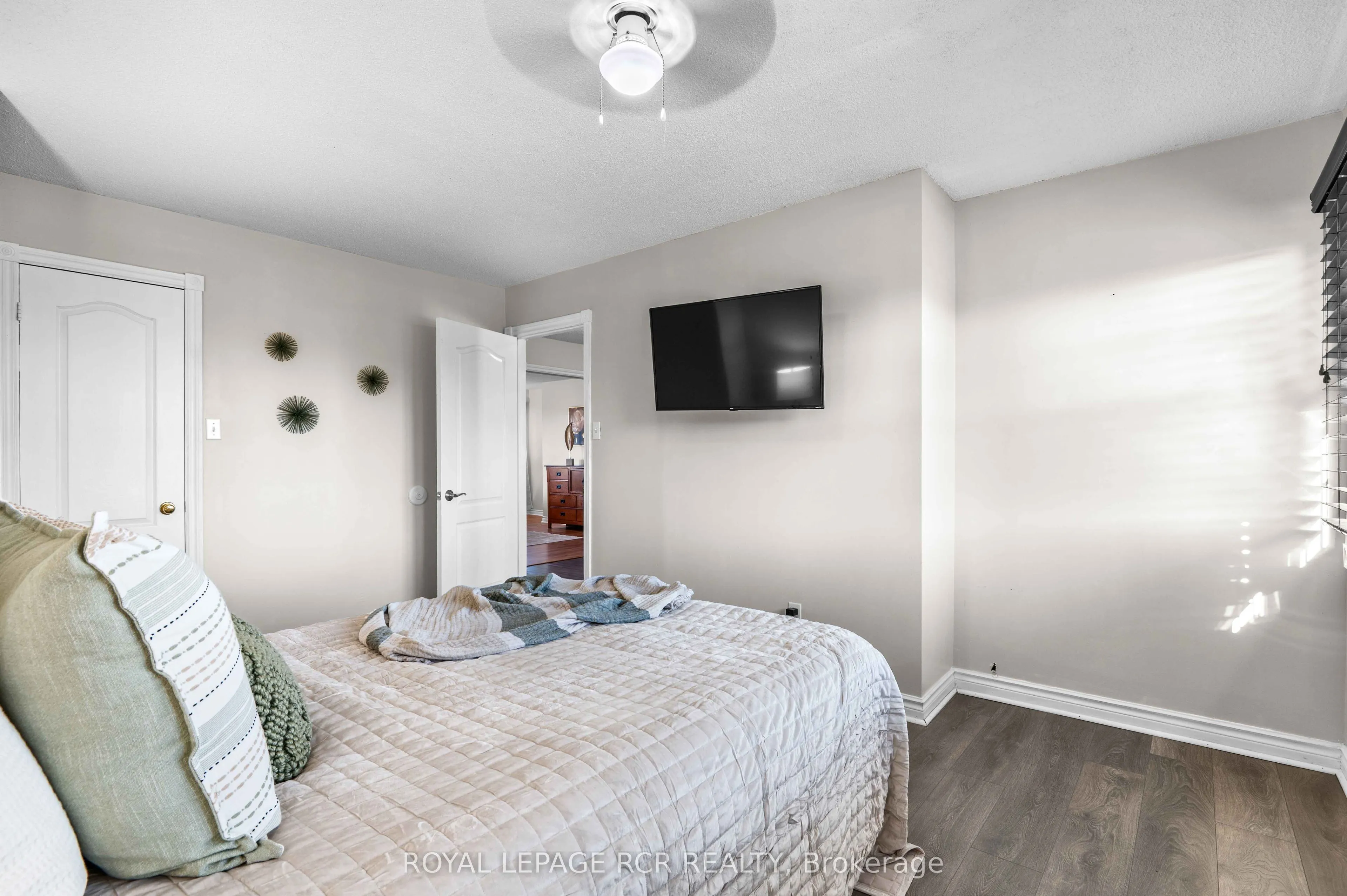 220 Edenwood Crescent