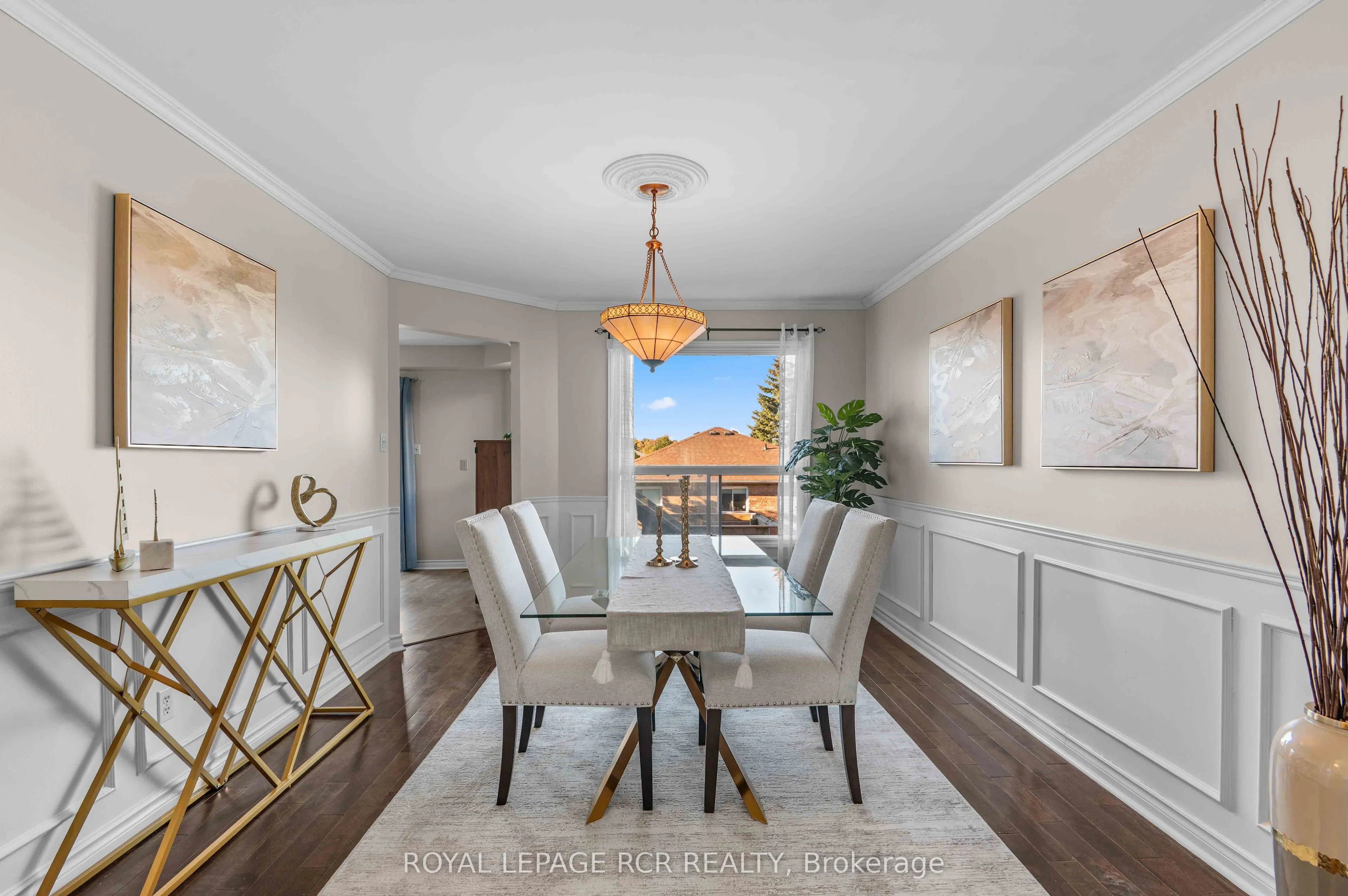 220 Edenwood Crescent