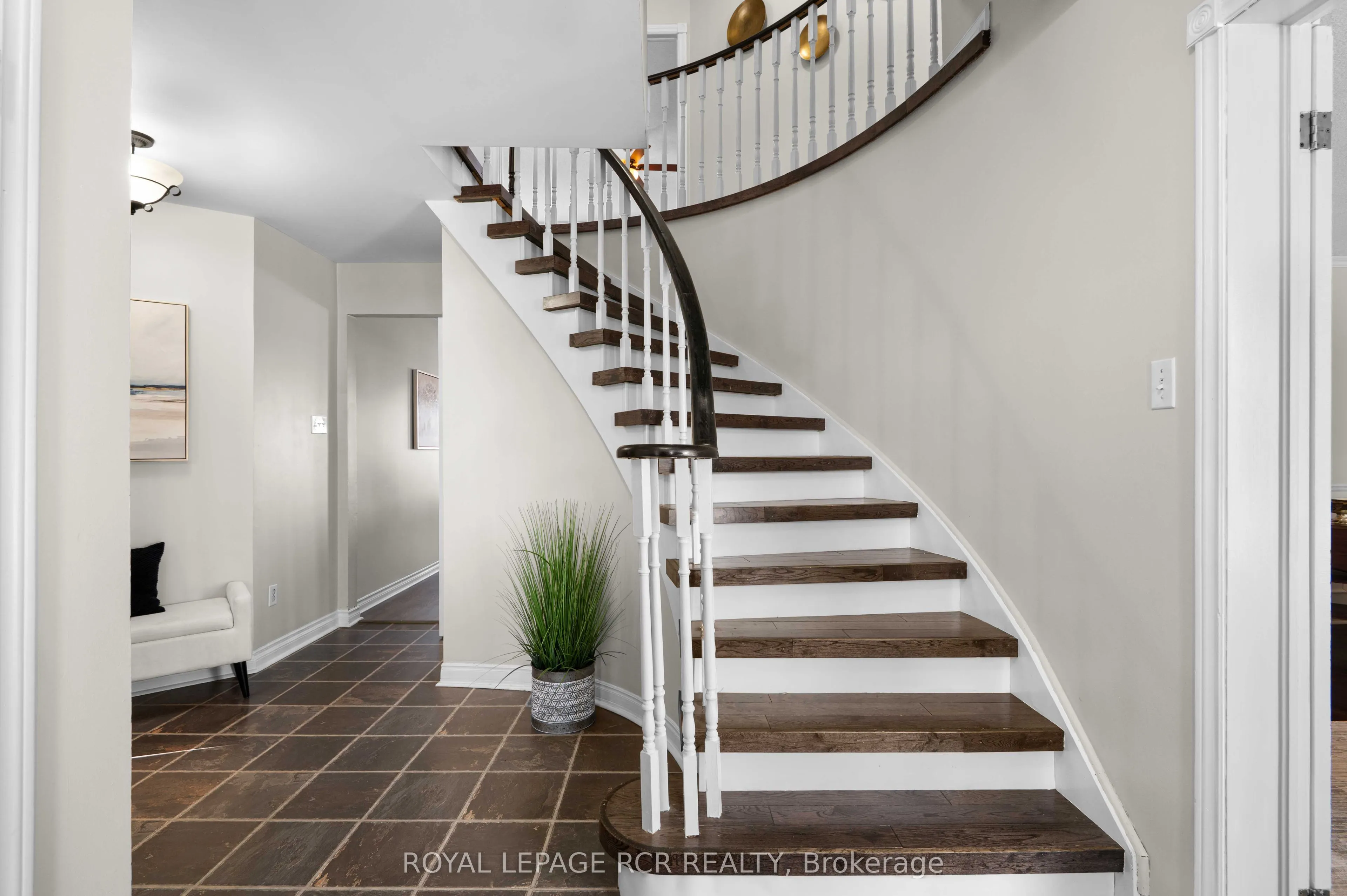 220 Edenwood Crescent