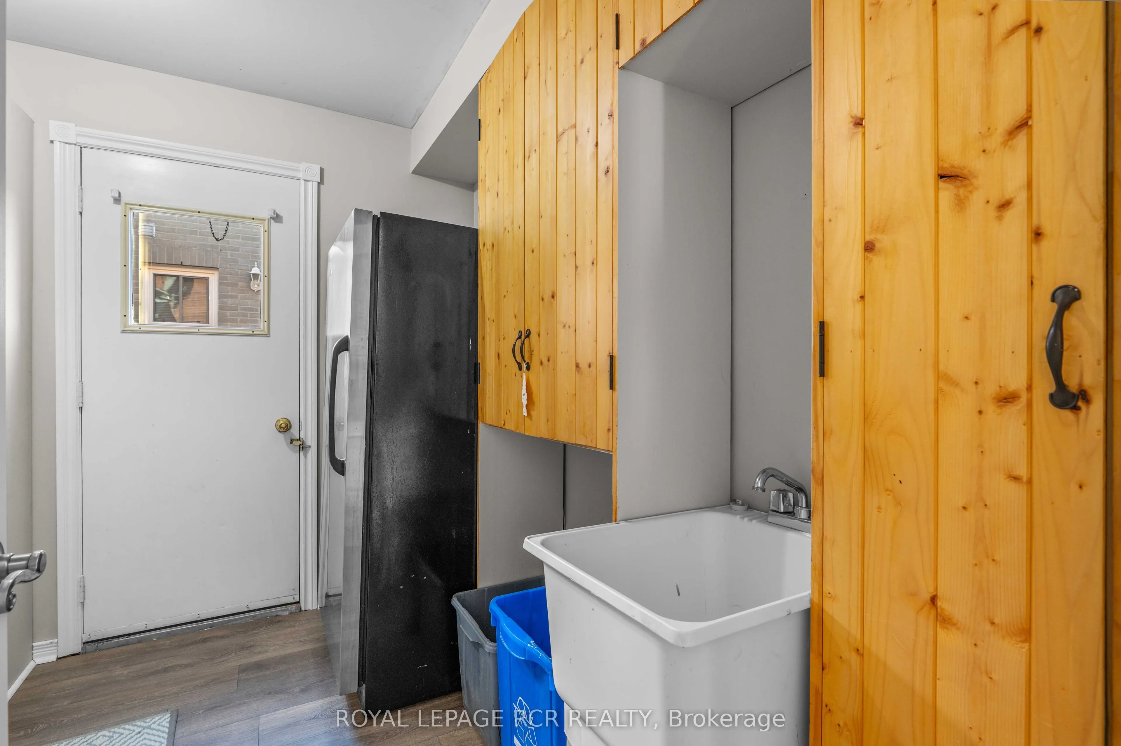 220 Edenwood Crescent