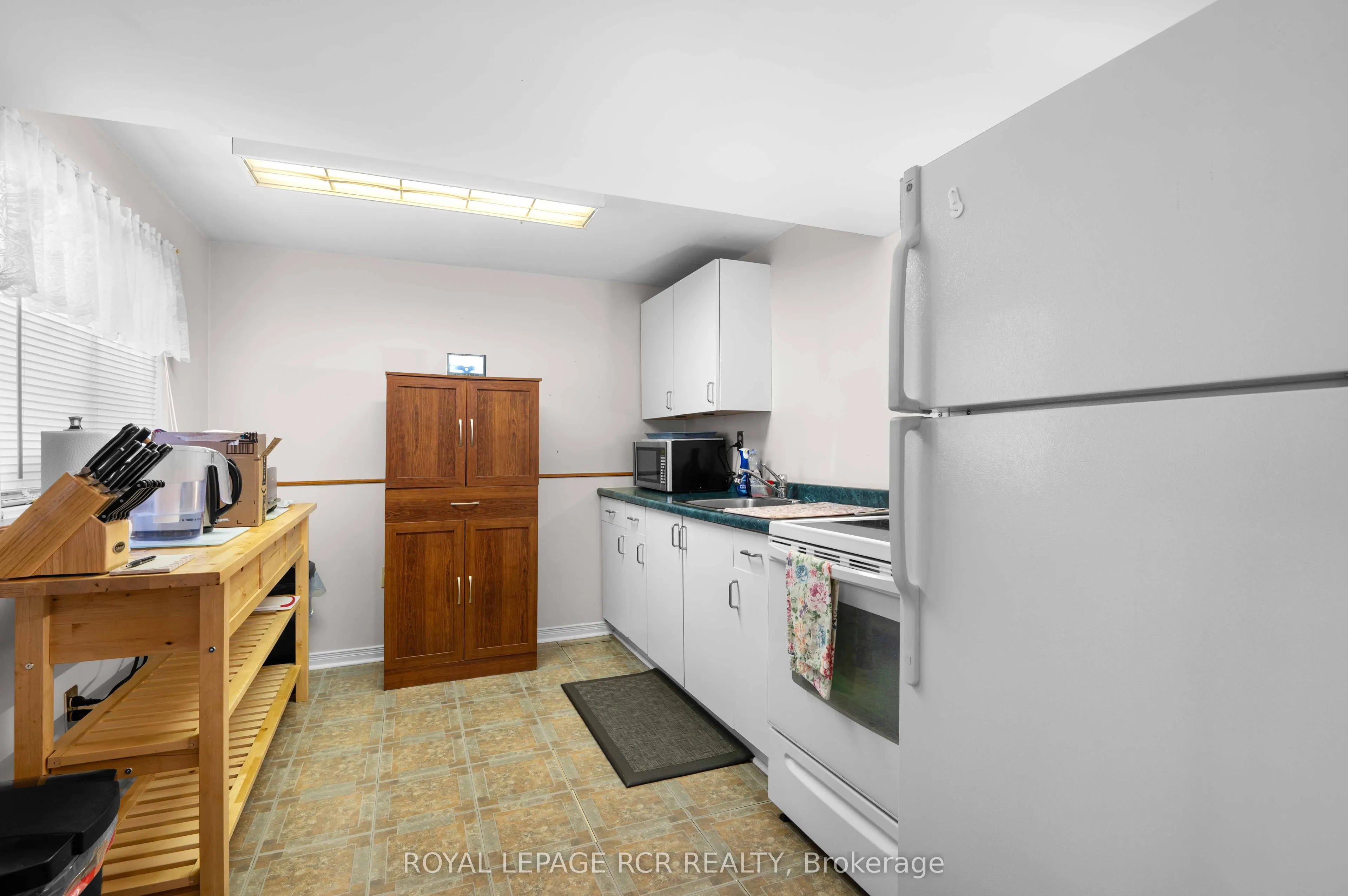 220 Edenwood Crescent