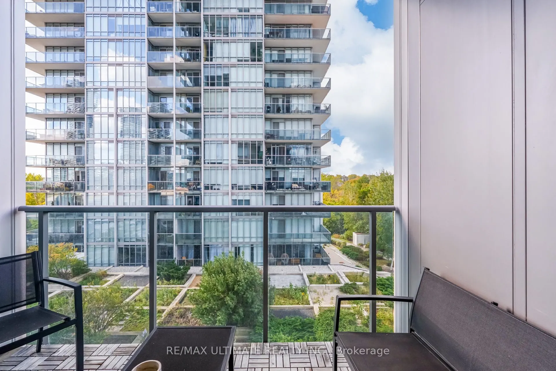 90 Park Lawn Road #602