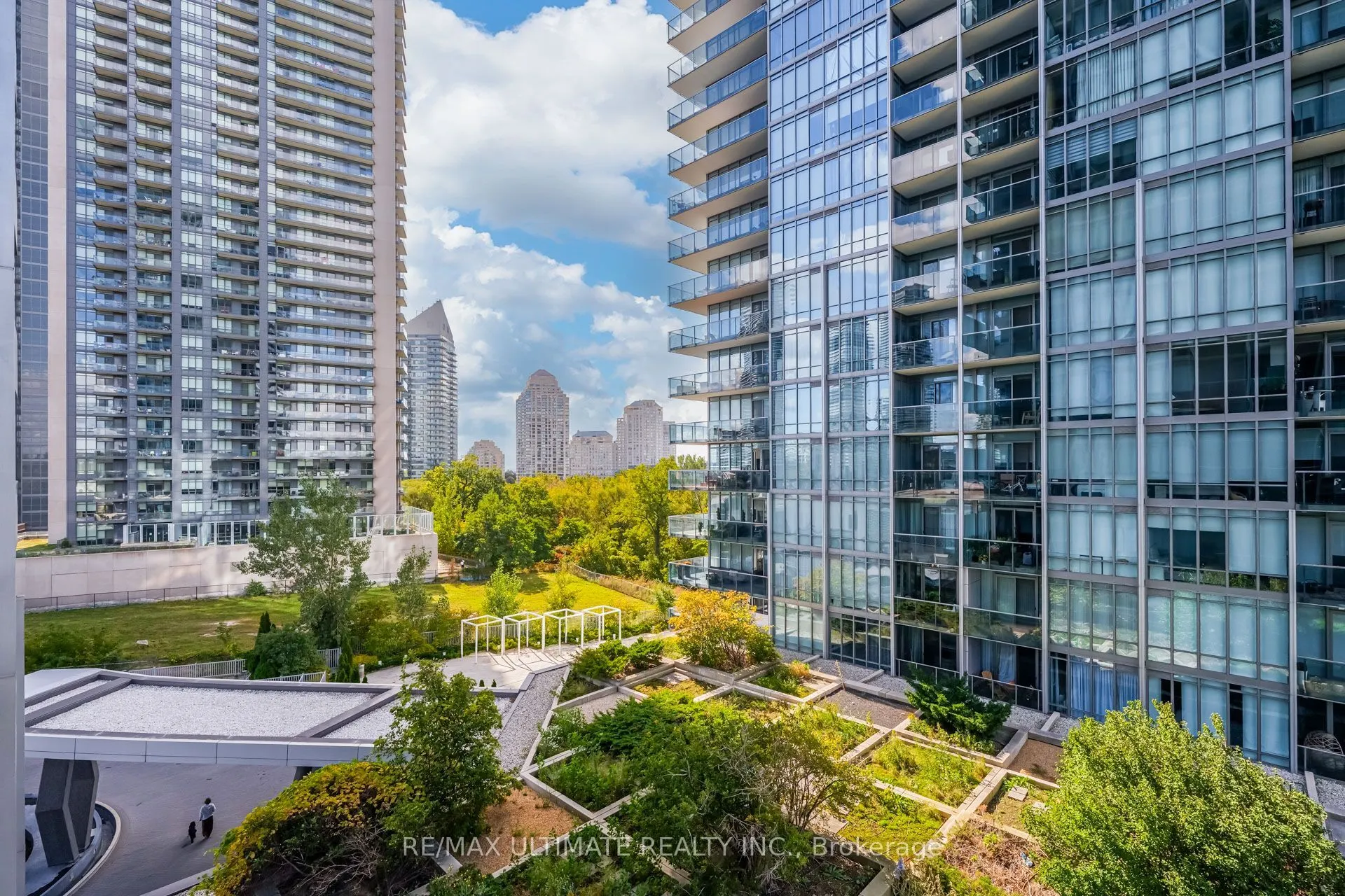 90 Park Lawn Road #602