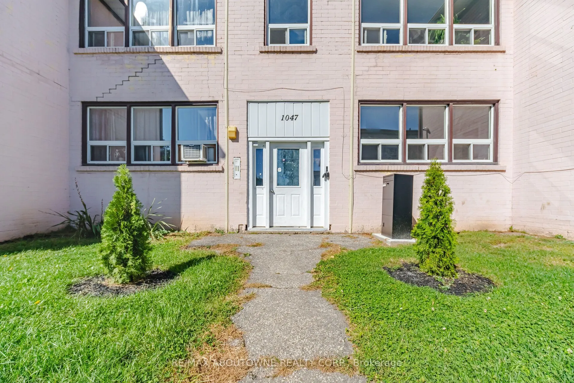 1047 Churchill Avenue E #1