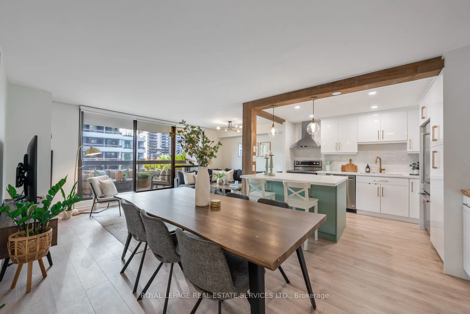 80 Quebec Avenue #309