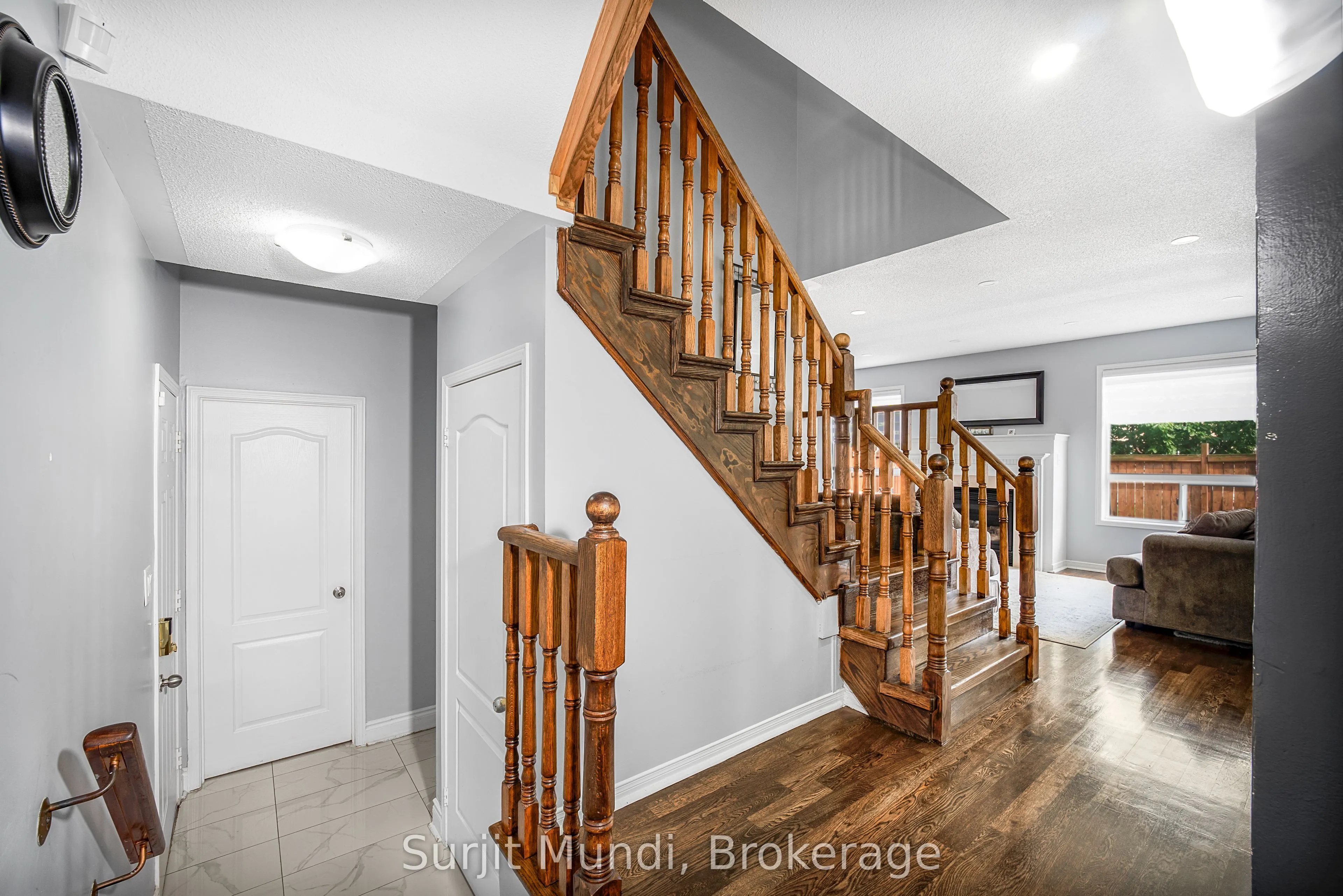 21 Amboise Crescent