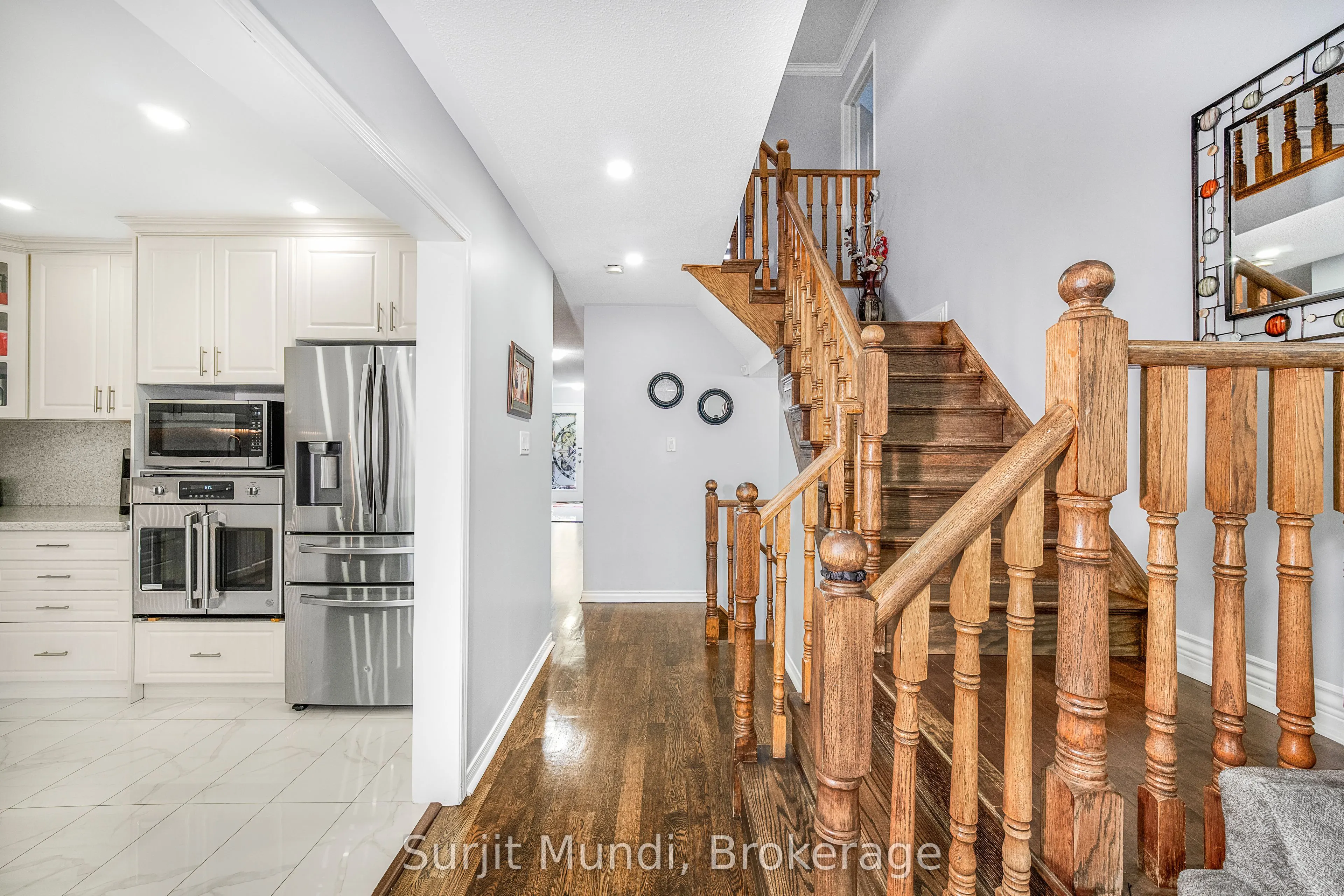 21 Amboise Crescent