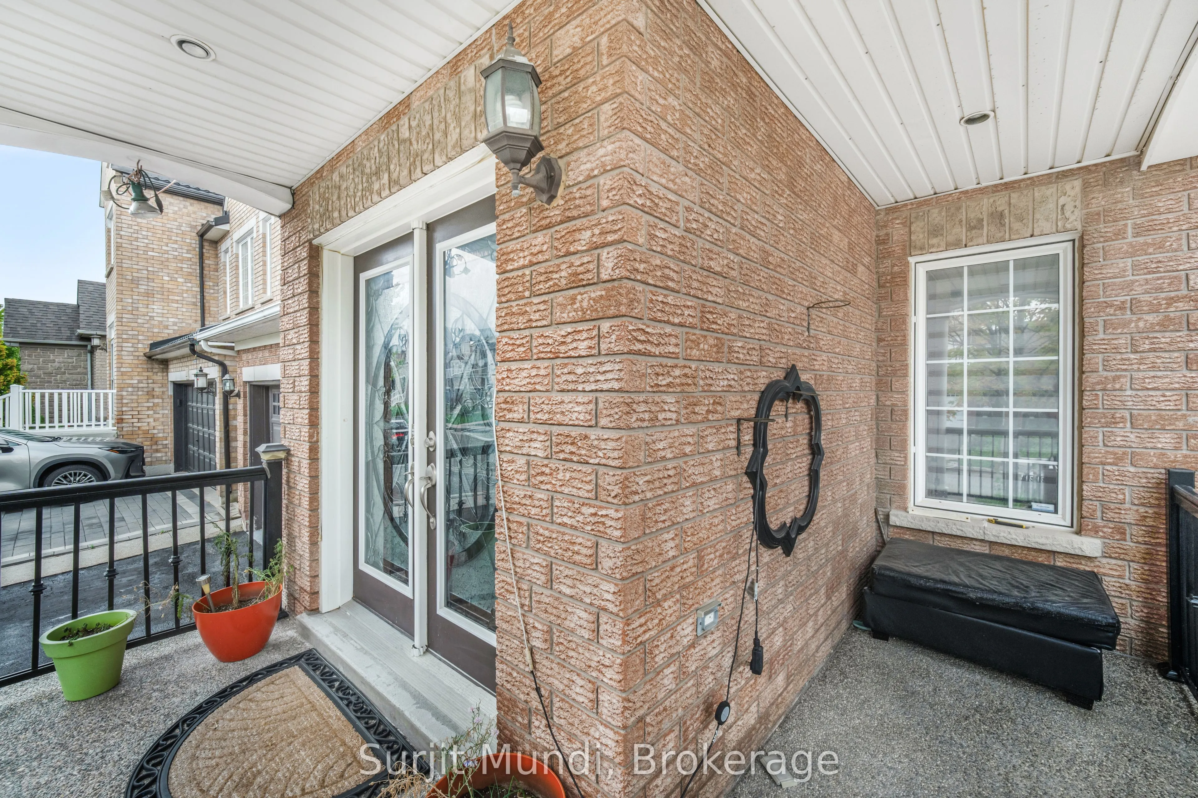 21 Amboise Crescent