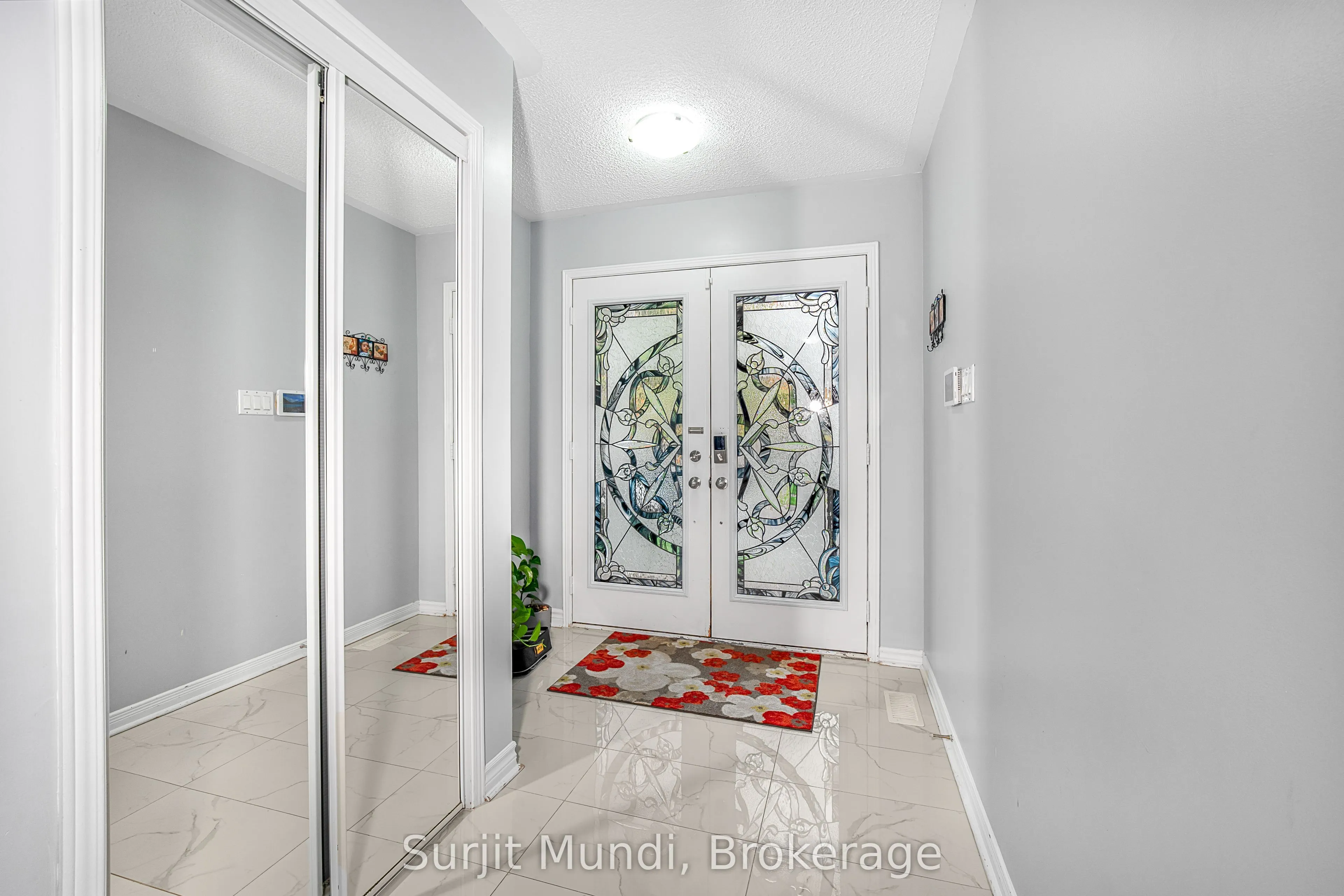 21 Amboise Crescent