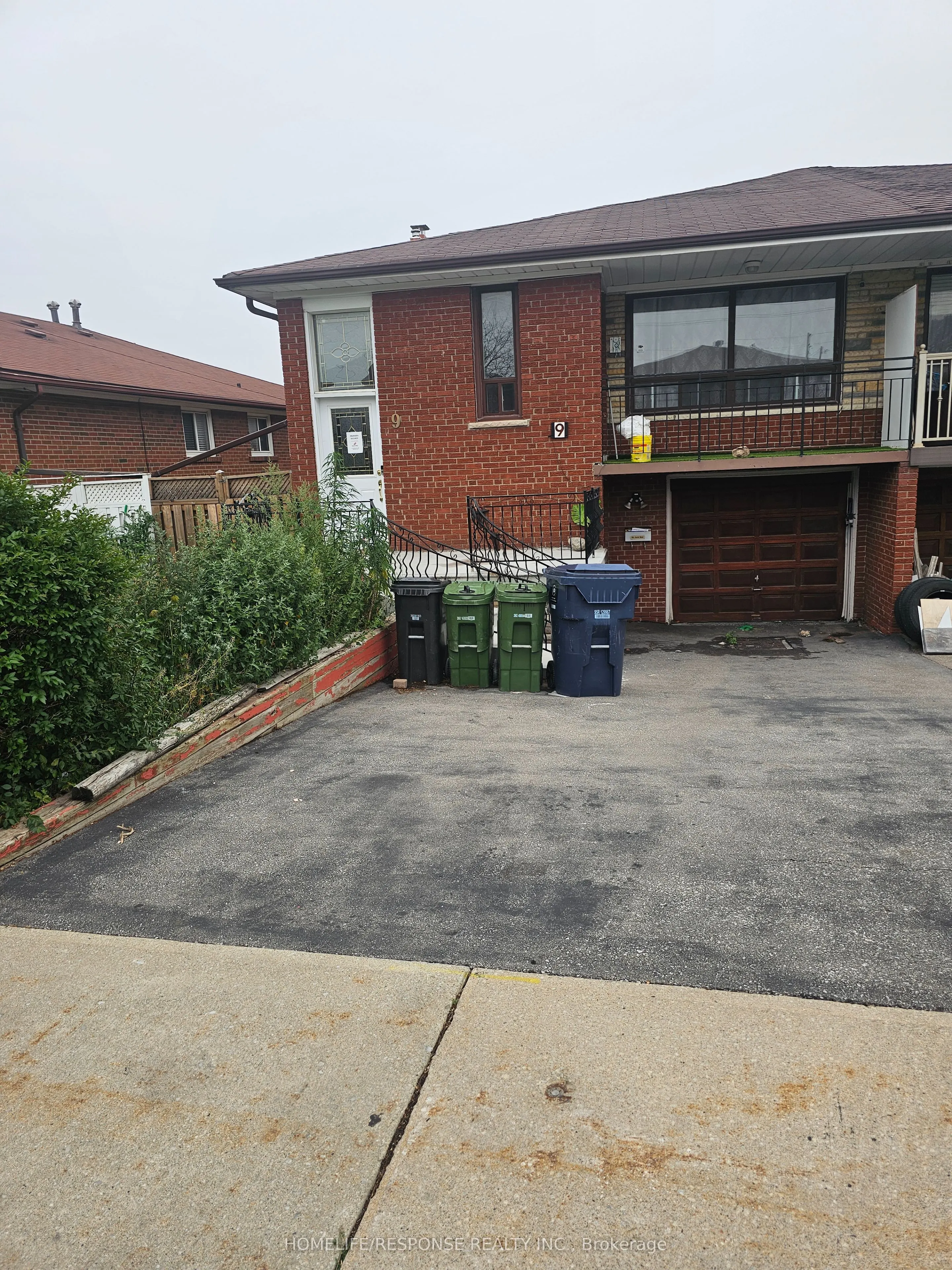 9 SONGWOOD Drive