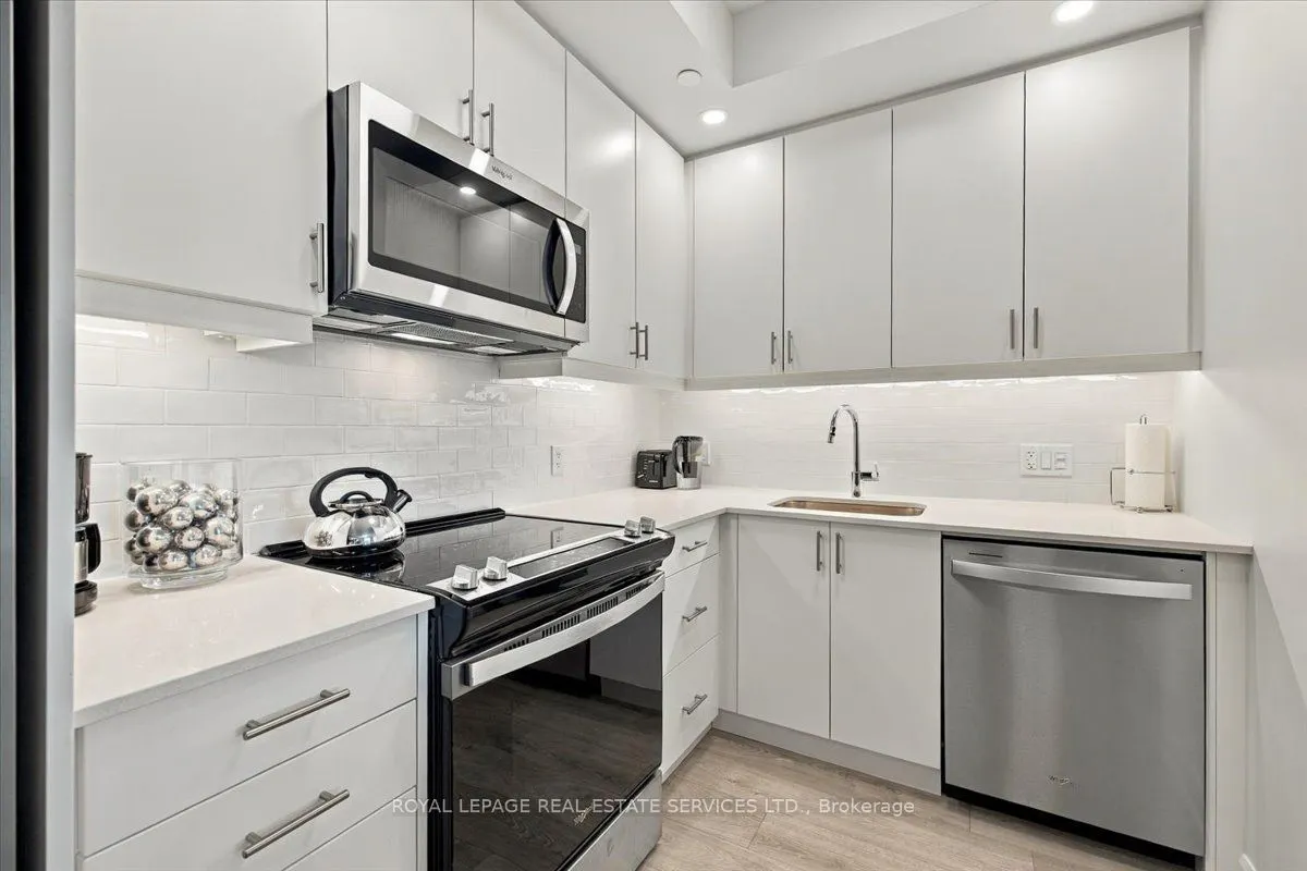 3220 William Coltson Avenue #402
