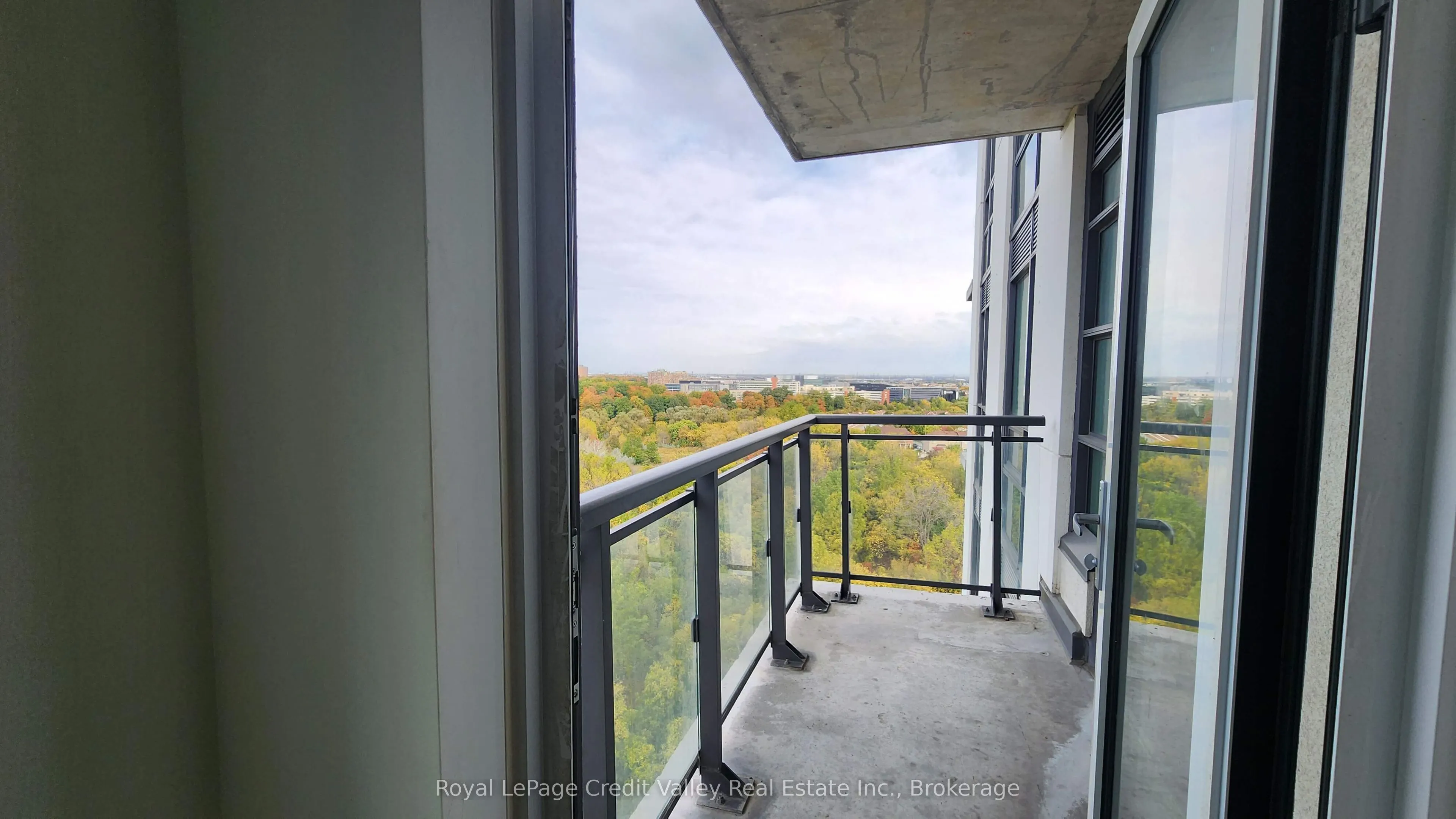 840 Queens Plate Drive #1103