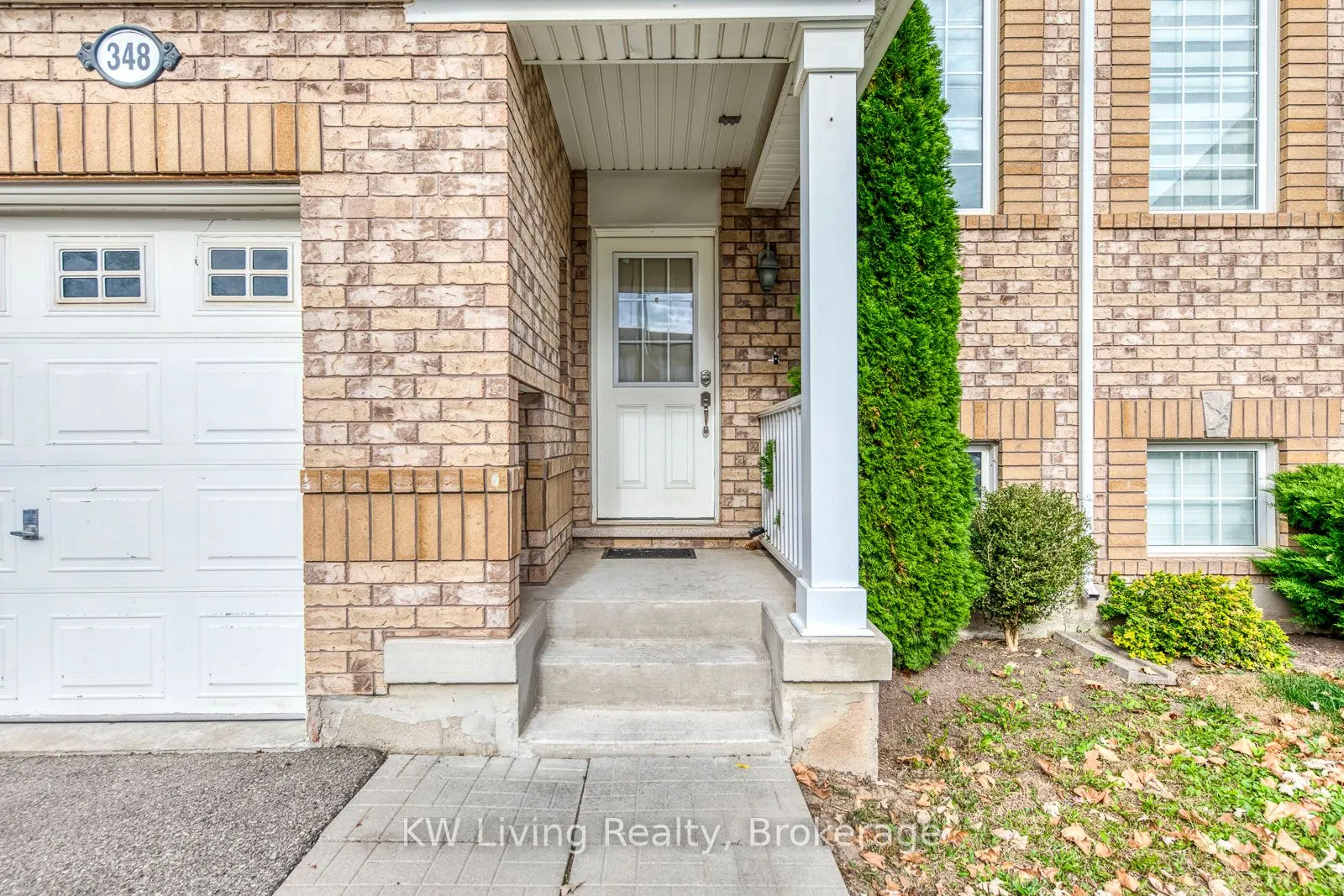 348 Chuchmach Close