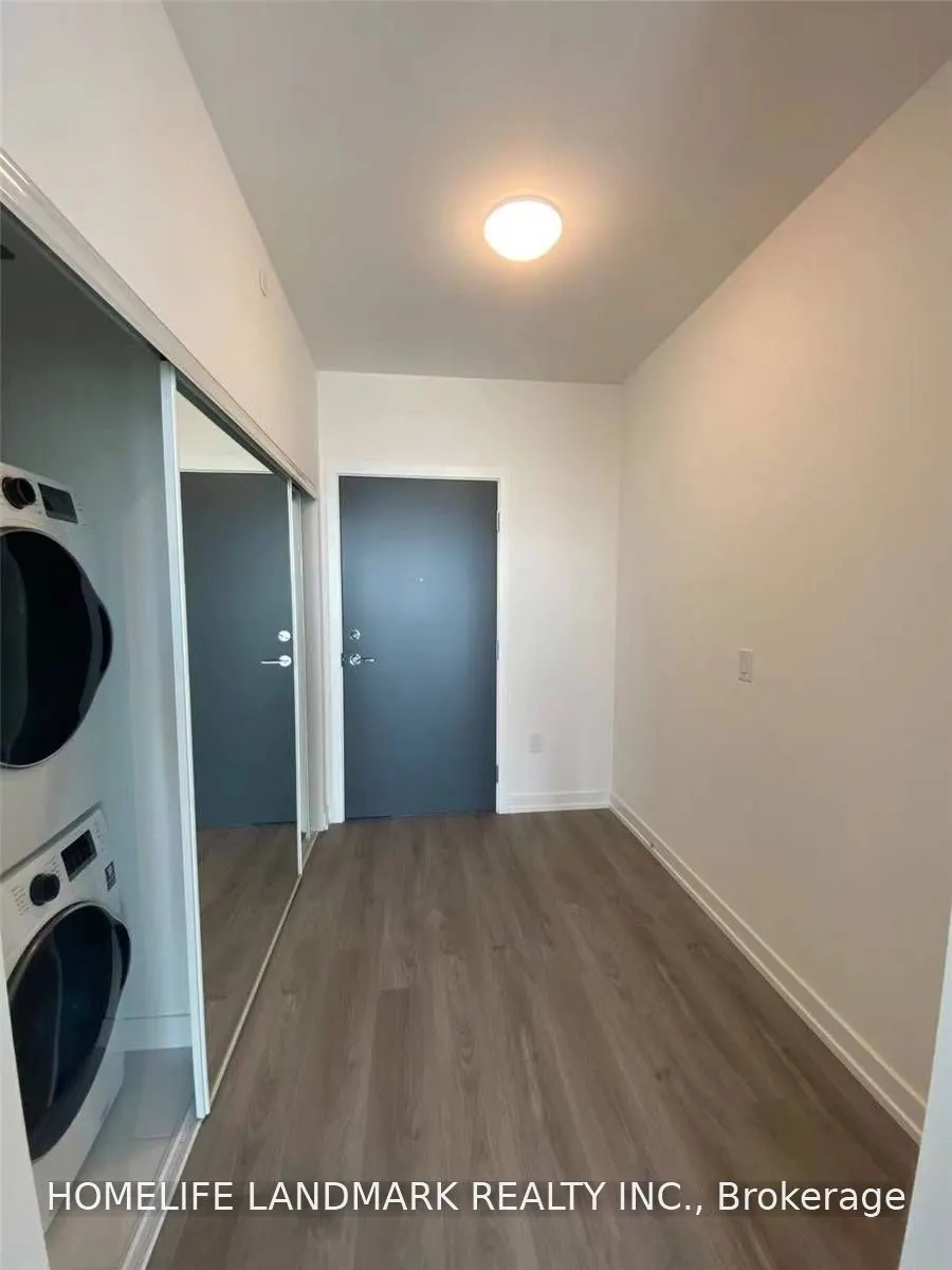 10 De Boers Drive #906