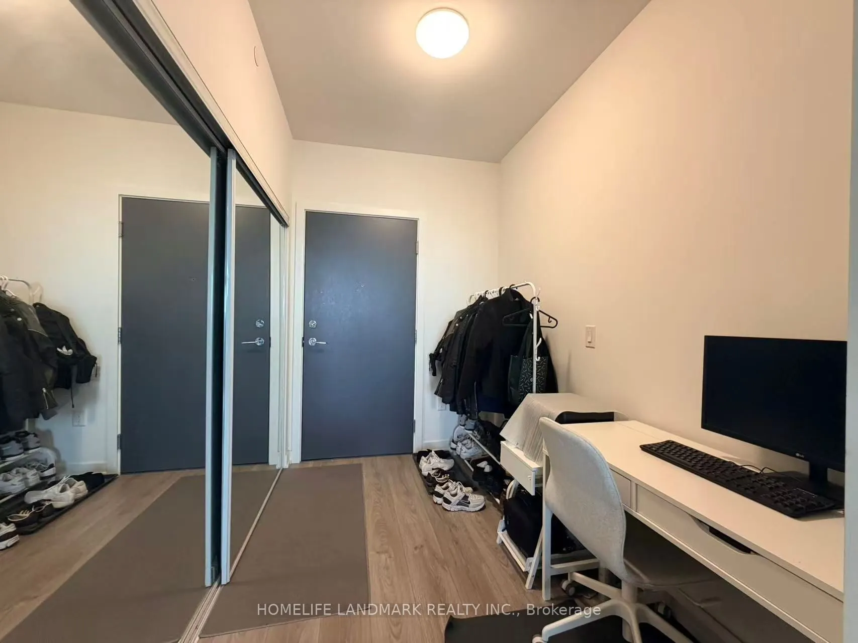 10 De Boers Drive #906
