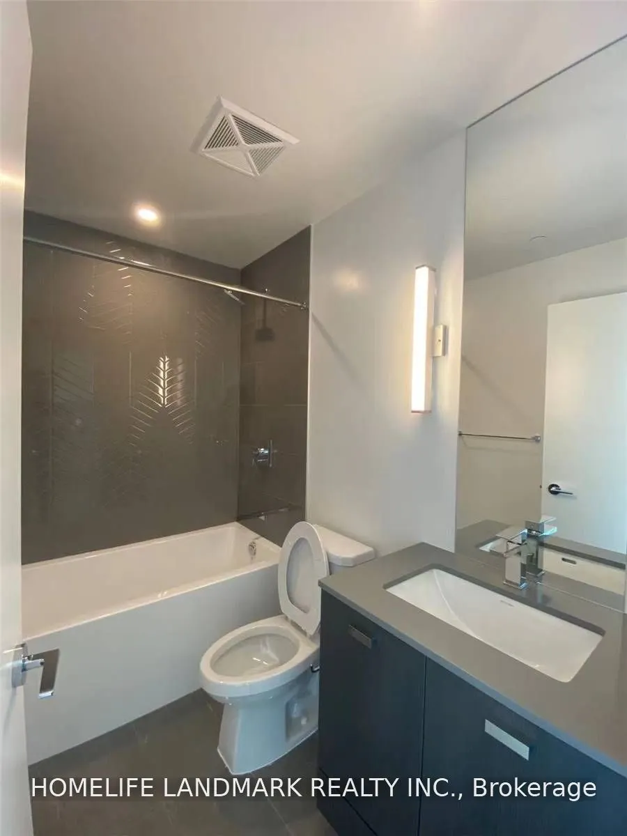 10 De Boers Drive #906